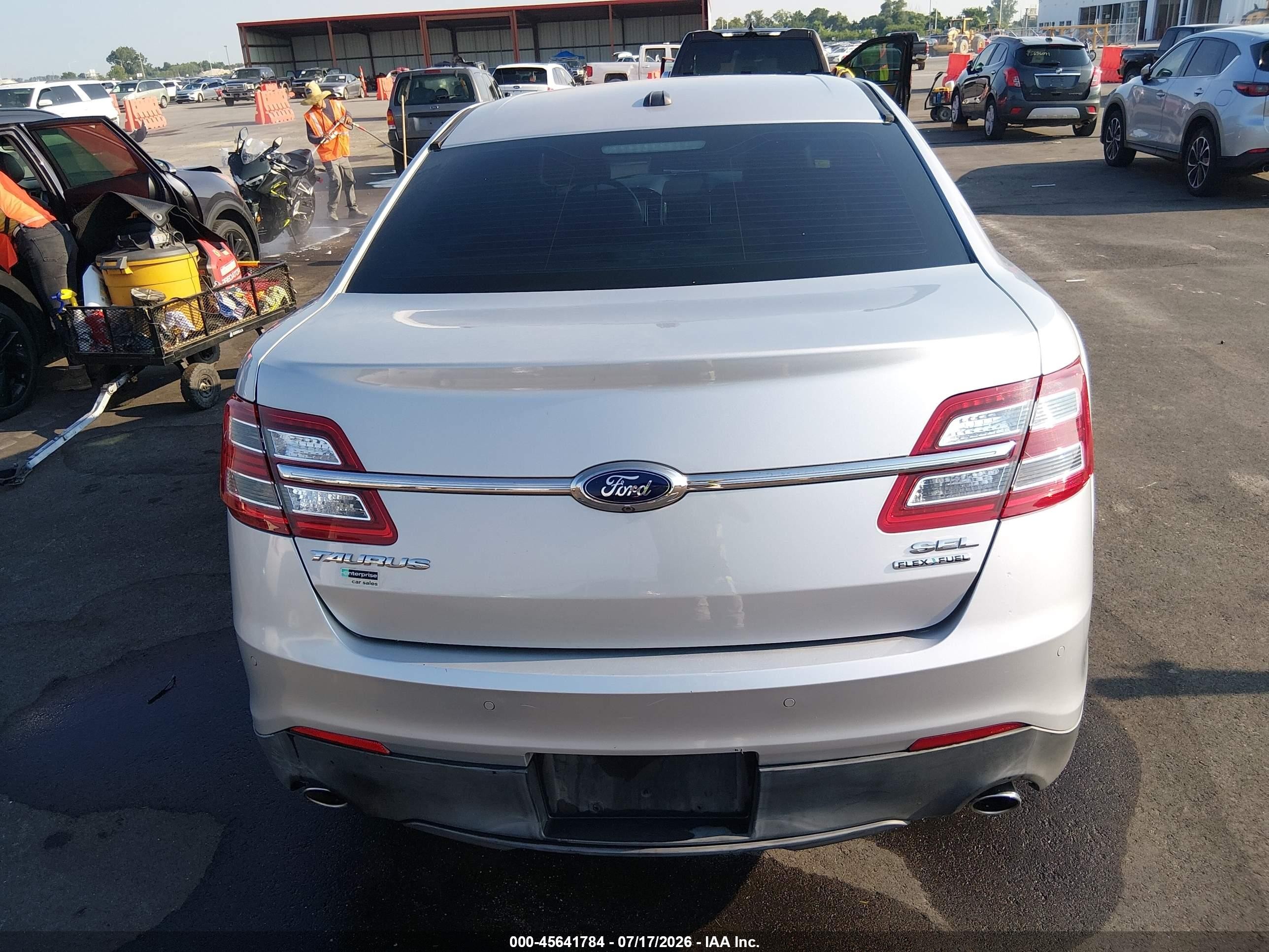2015 Ford Taurus Sel Silver vin: 1FAHP2E82FG112040
