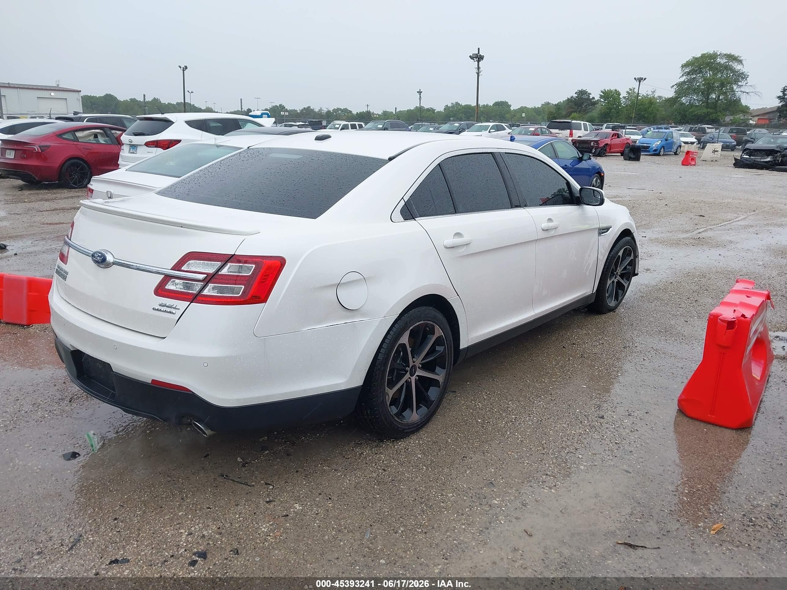 2015 Ford Taurus Sel White vin: 1FAHP2E82FG114144