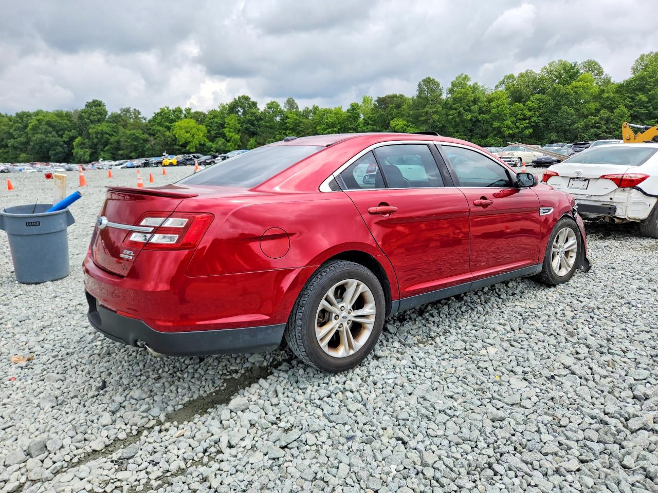 2015 Ford Taurus Sel Красный vin: 1FAHP2E82FG158452