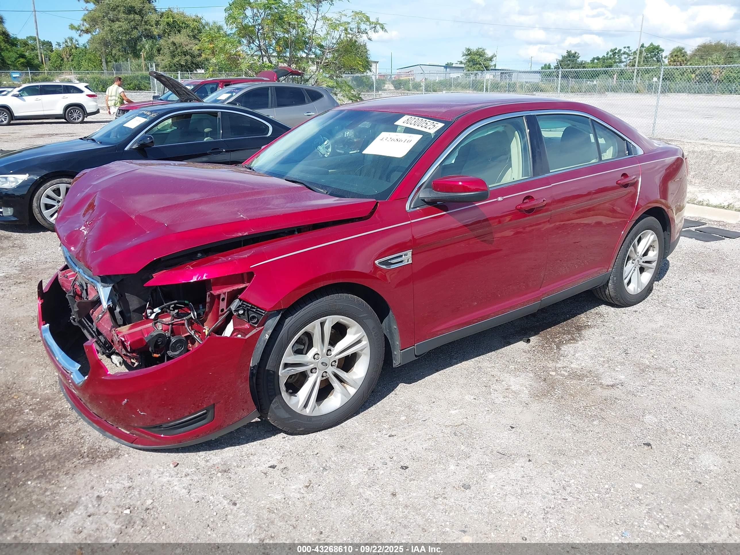 2018 Ford Taurus Sel Красный vin: 1FAHP2E82JG124861
