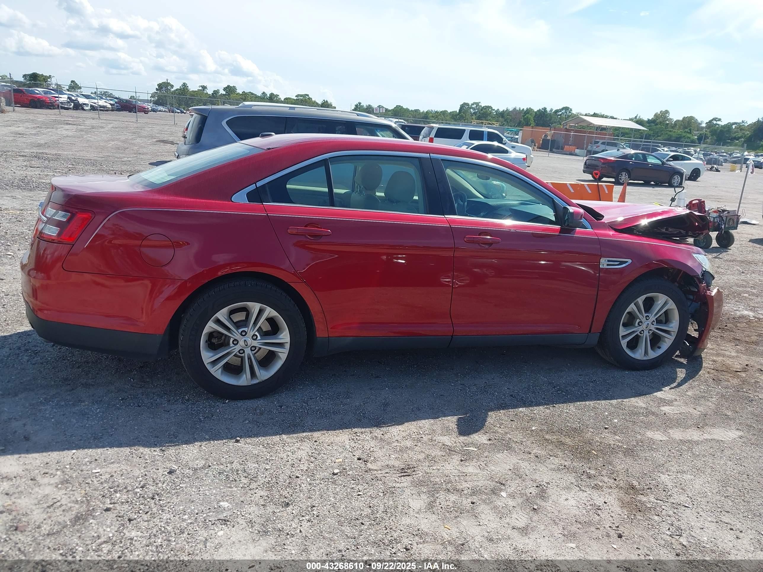 2018 Ford Taurus Sel Красный vin: 1FAHP2E82JG124861