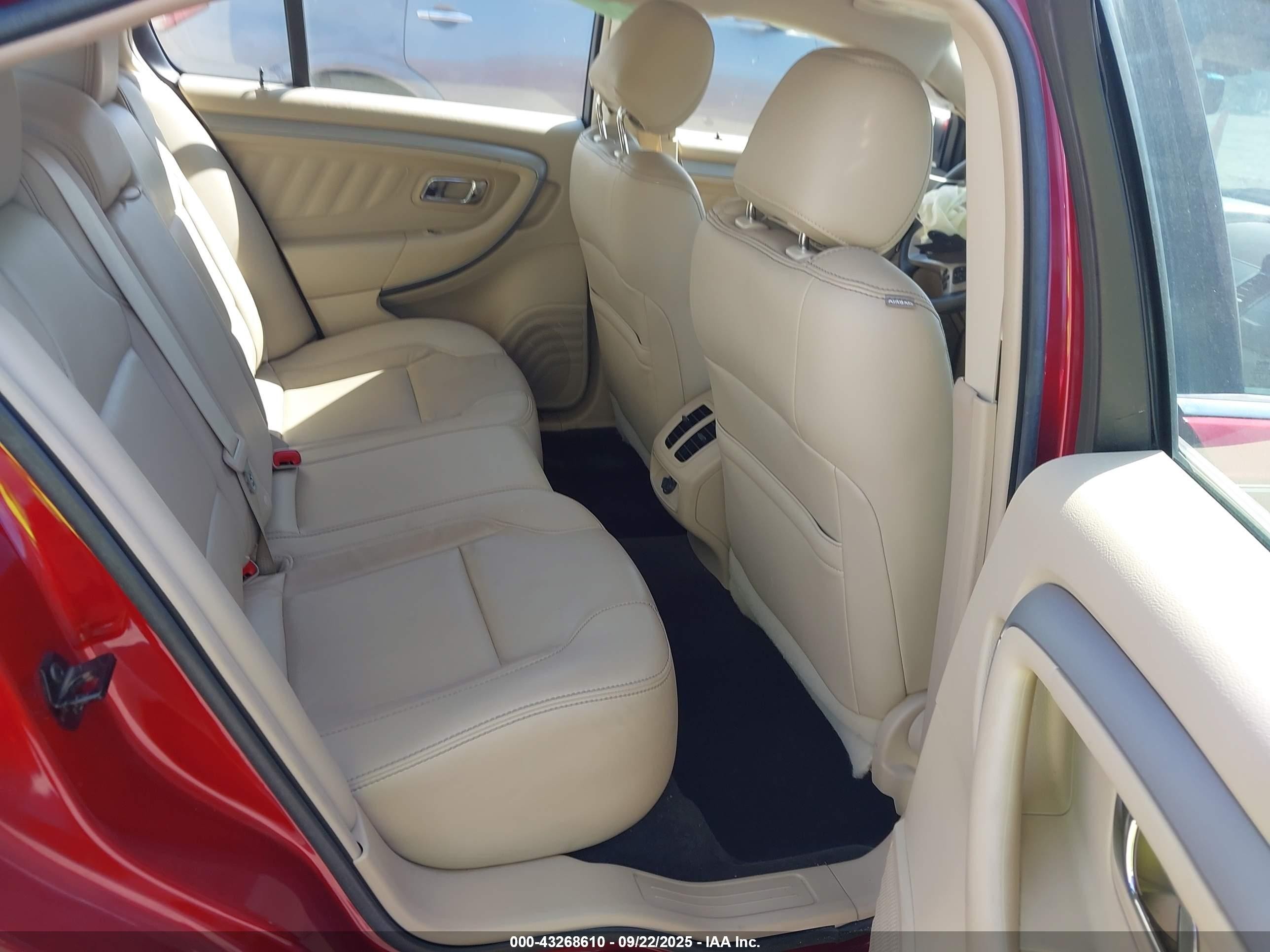 2018 Ford Taurus Sel Красный vin: 1FAHP2E82JG124861