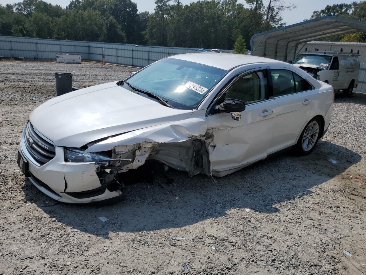 1FAHP2E82JG130823