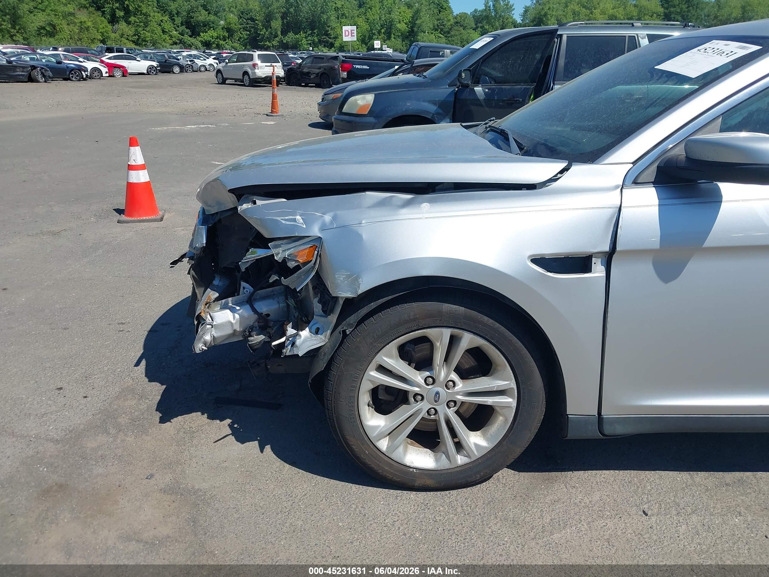 2013 Ford Taurus Sel Silver vin: 1FAHP2E83DG112626