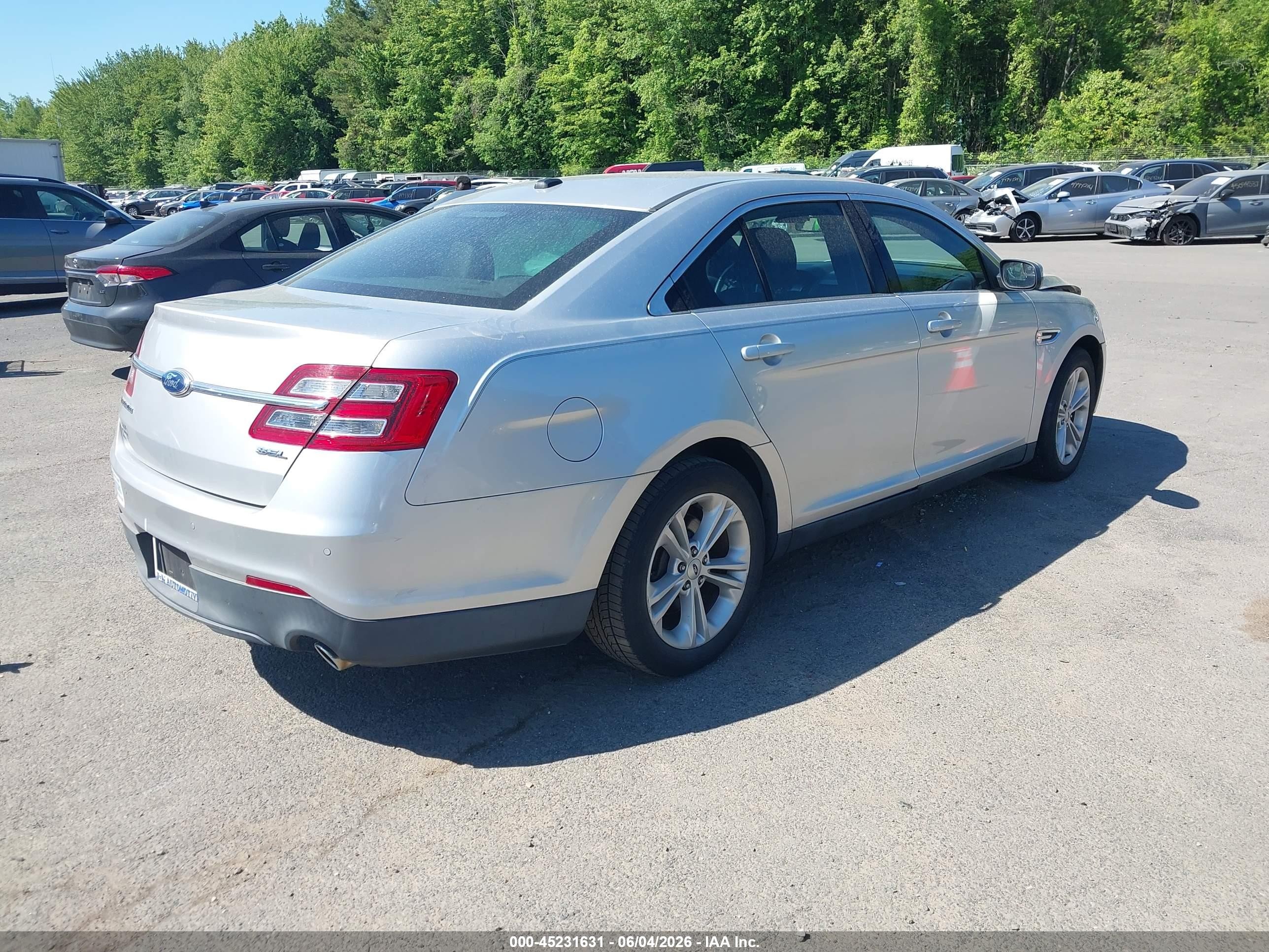 2013 Ford Taurus Sel Silver vin: 1FAHP2E83DG112626