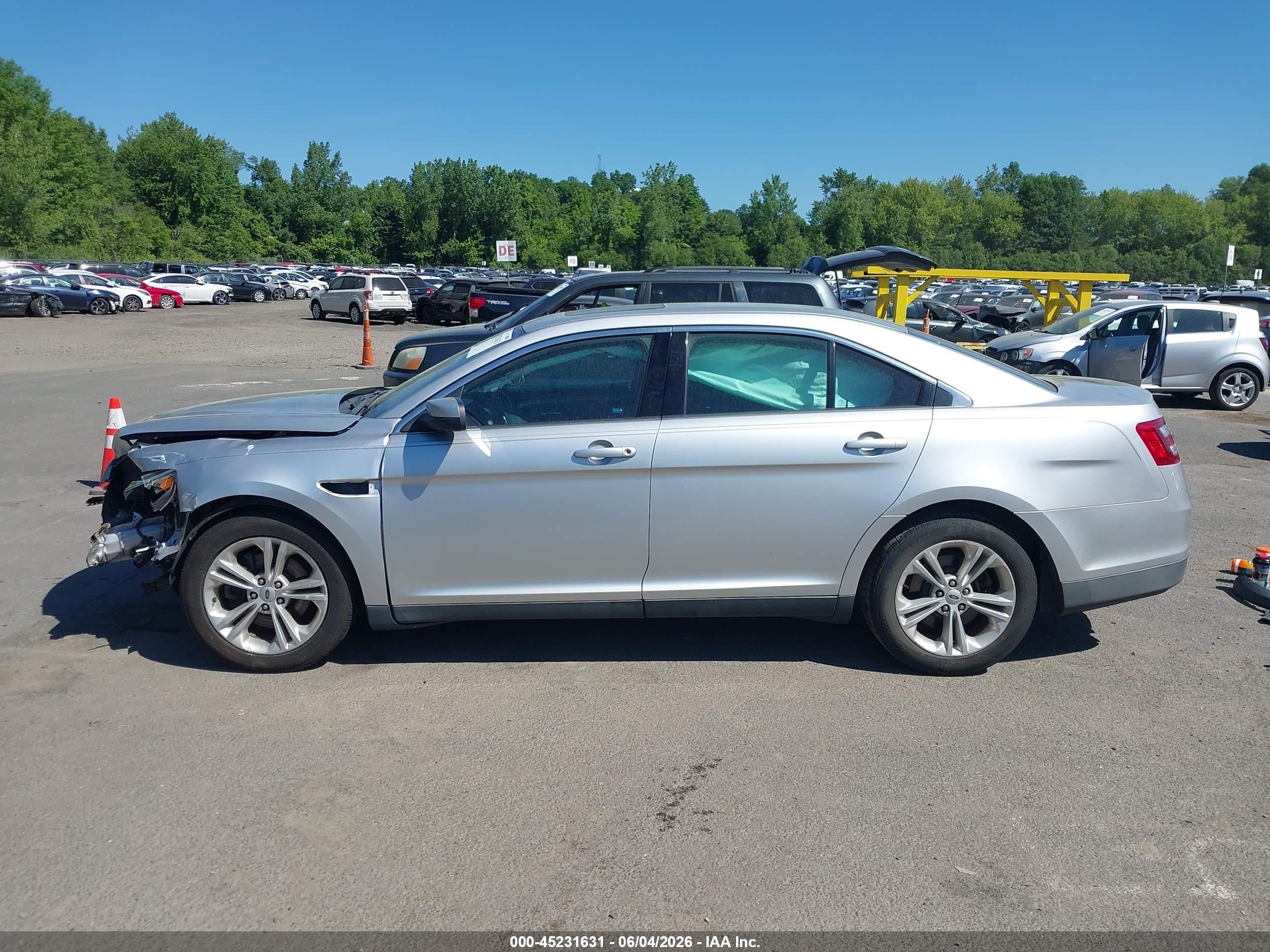 2013 Ford Taurus Sel Silver vin: 1FAHP2E83DG112626