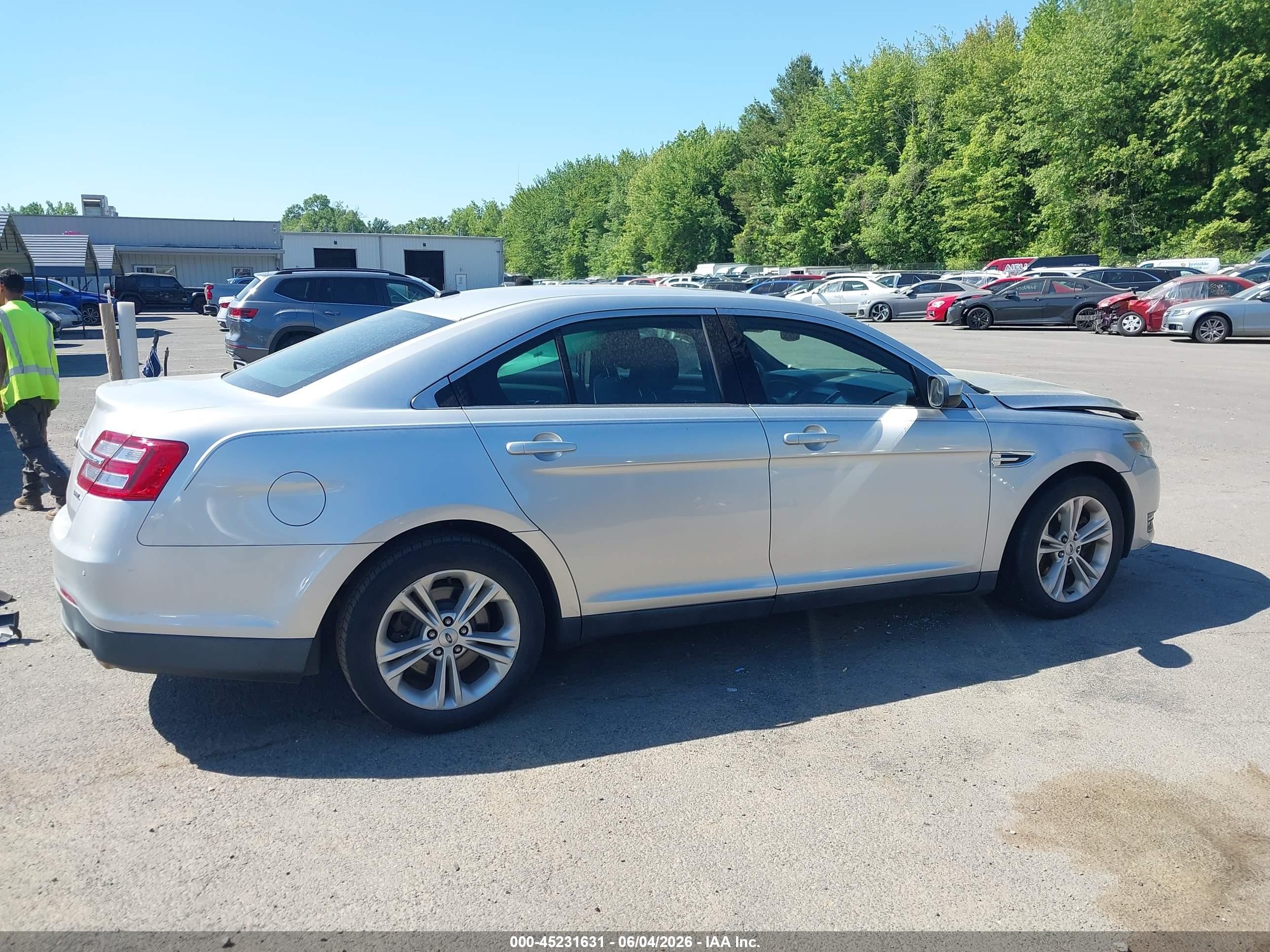 2013 Ford Taurus Sel Silver vin: 1FAHP2E83DG112626
