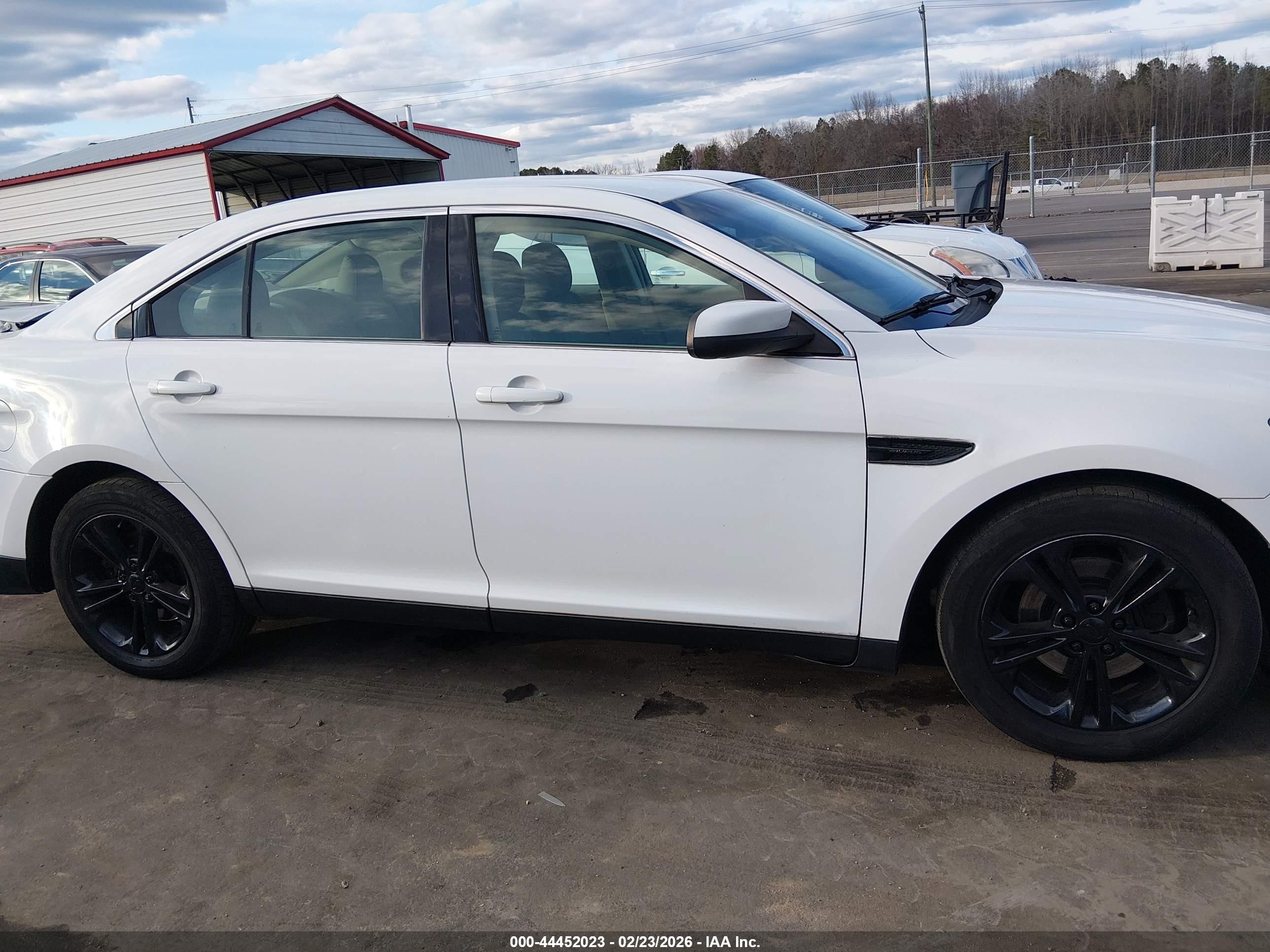 2013 Ford Taurus Sel White vin: 1FAHP2E83DG141513