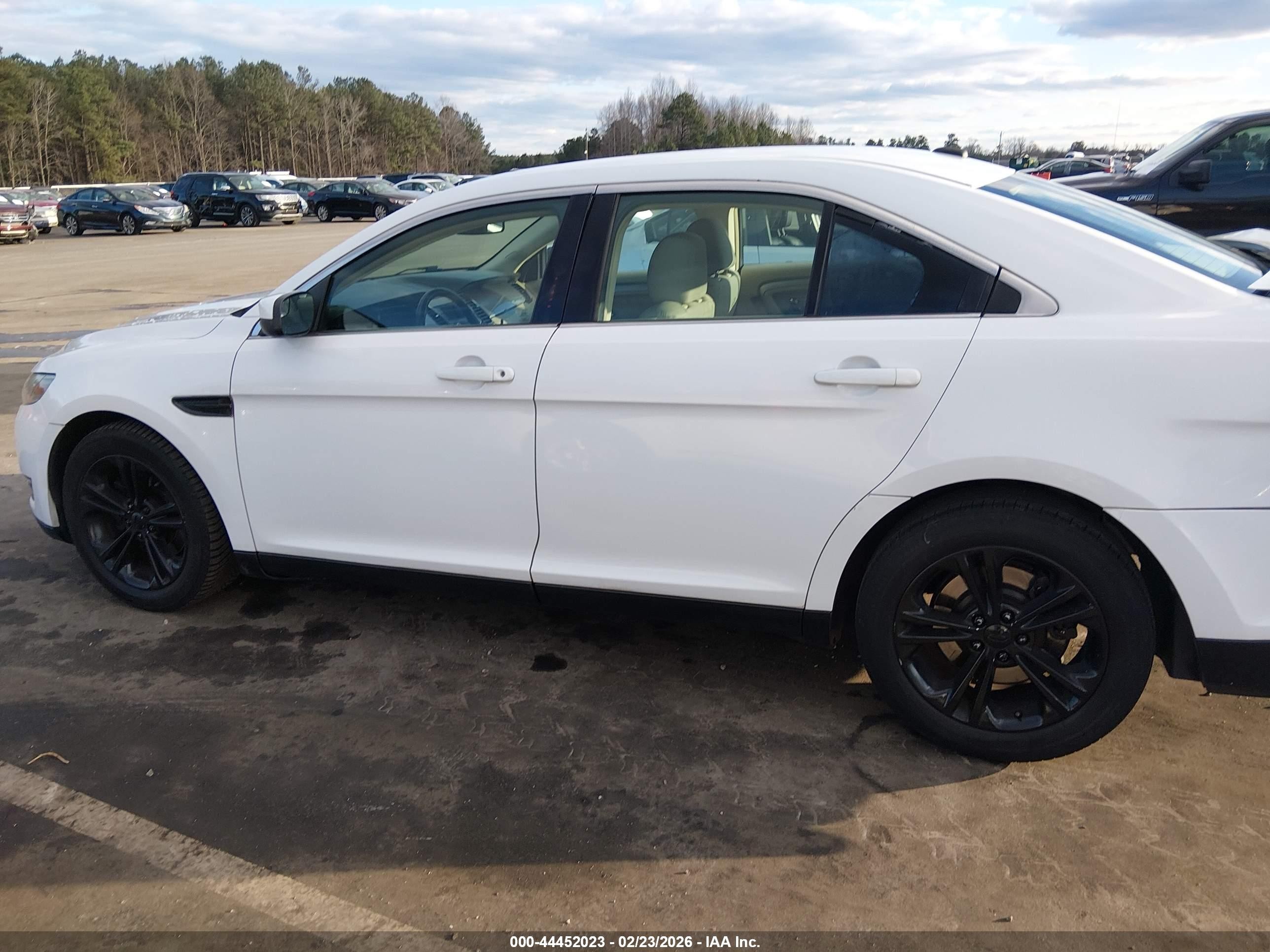 2013 Ford Taurus Sel White vin: 1FAHP2E83DG141513