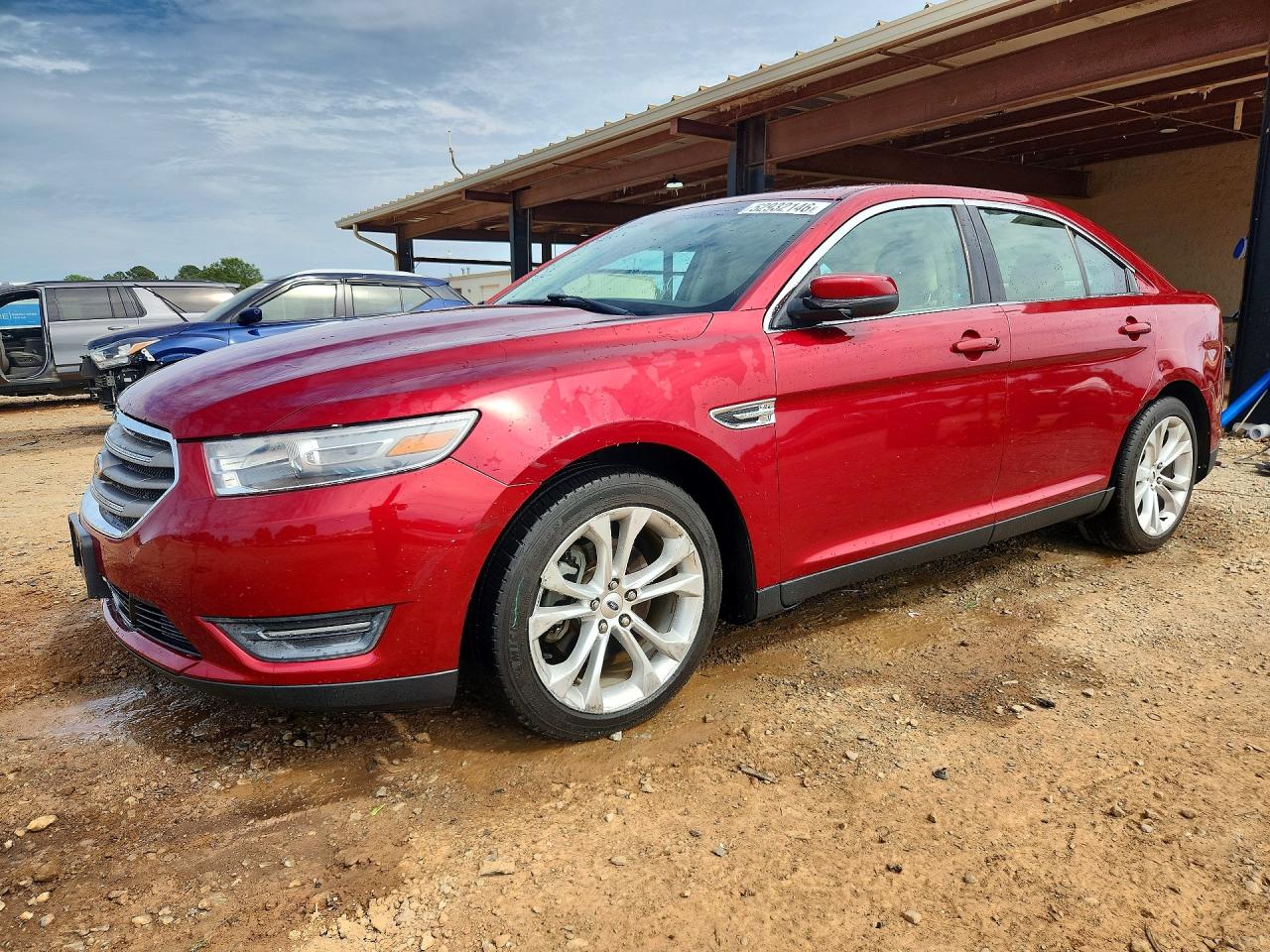 2013 Ford Taurus Sel Red vin: 1FAHP2E83DG147487