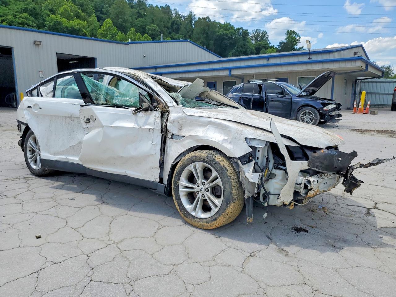 2013 Ford Taurus Sel White vin: 1FAHP2E83DG214668