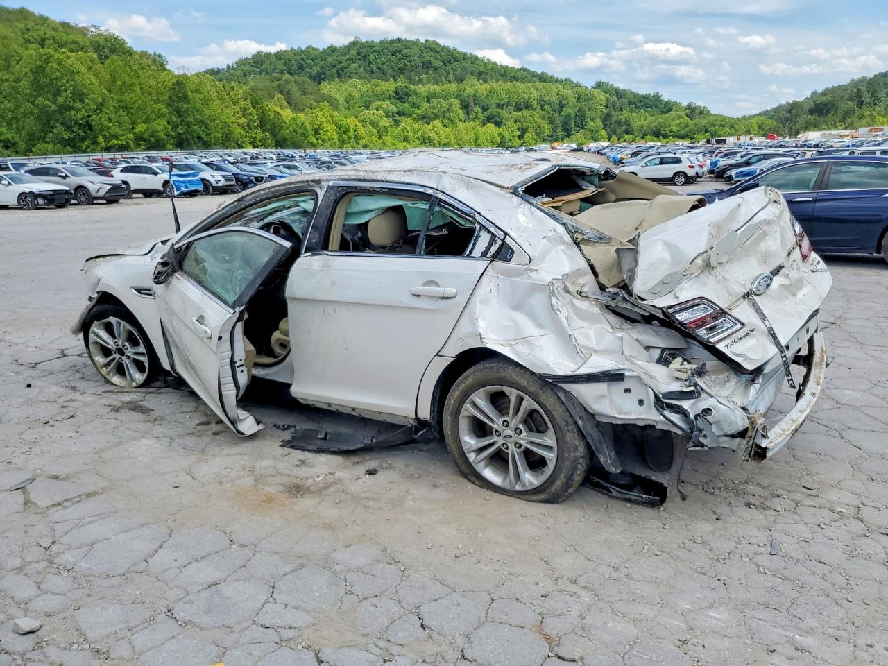 2013 Ford Taurus Sel White vin: 1FAHP2E83DG214668