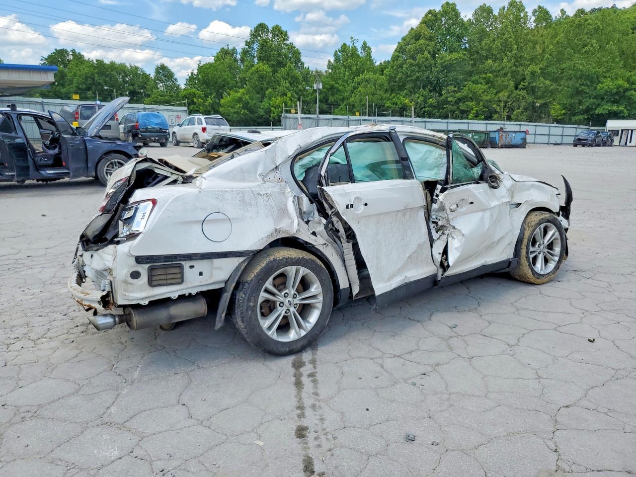 2013 Ford Taurus Sel White vin: 1FAHP2E83DG214668