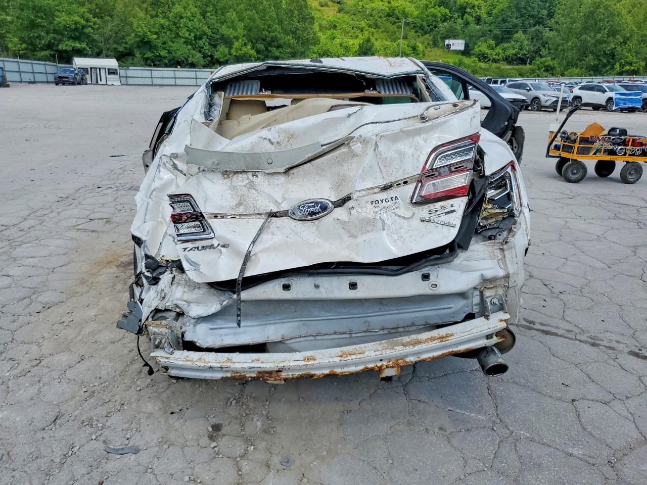 2013 Ford Taurus Sel White vin: 1FAHP2E83DG214668
