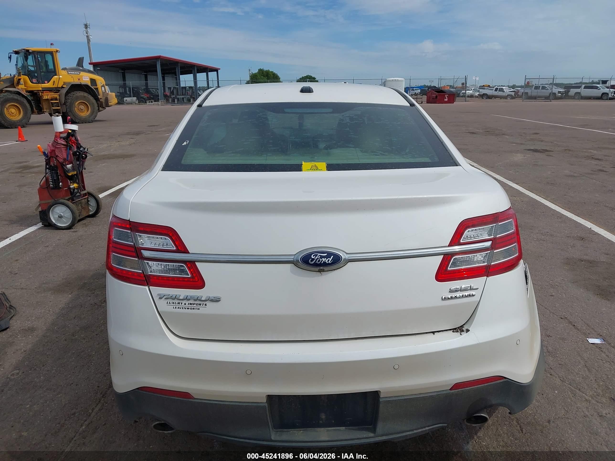 2015 Ford Taurus Sel White vin: 1FAHP2E83FG193615
