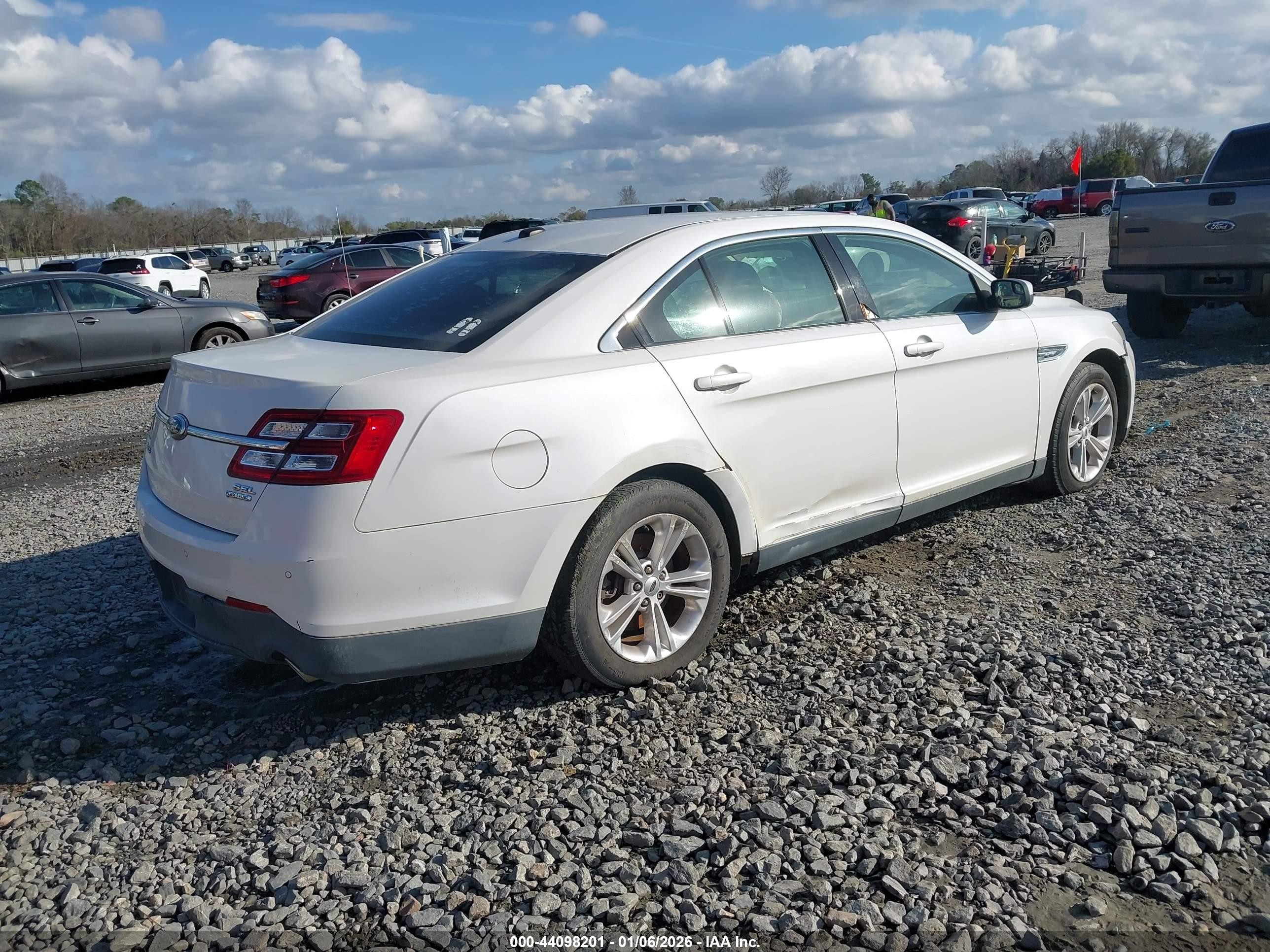 2013 Ford Taurus Sel White vin: 1FAHP2E84DG168624