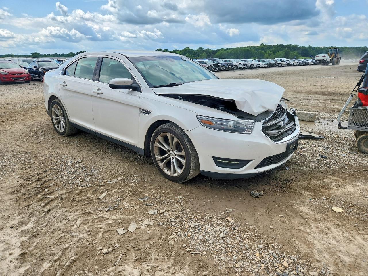 2013 Ford Taurus Sel Белый vin: 1FAHP2E84DG212136