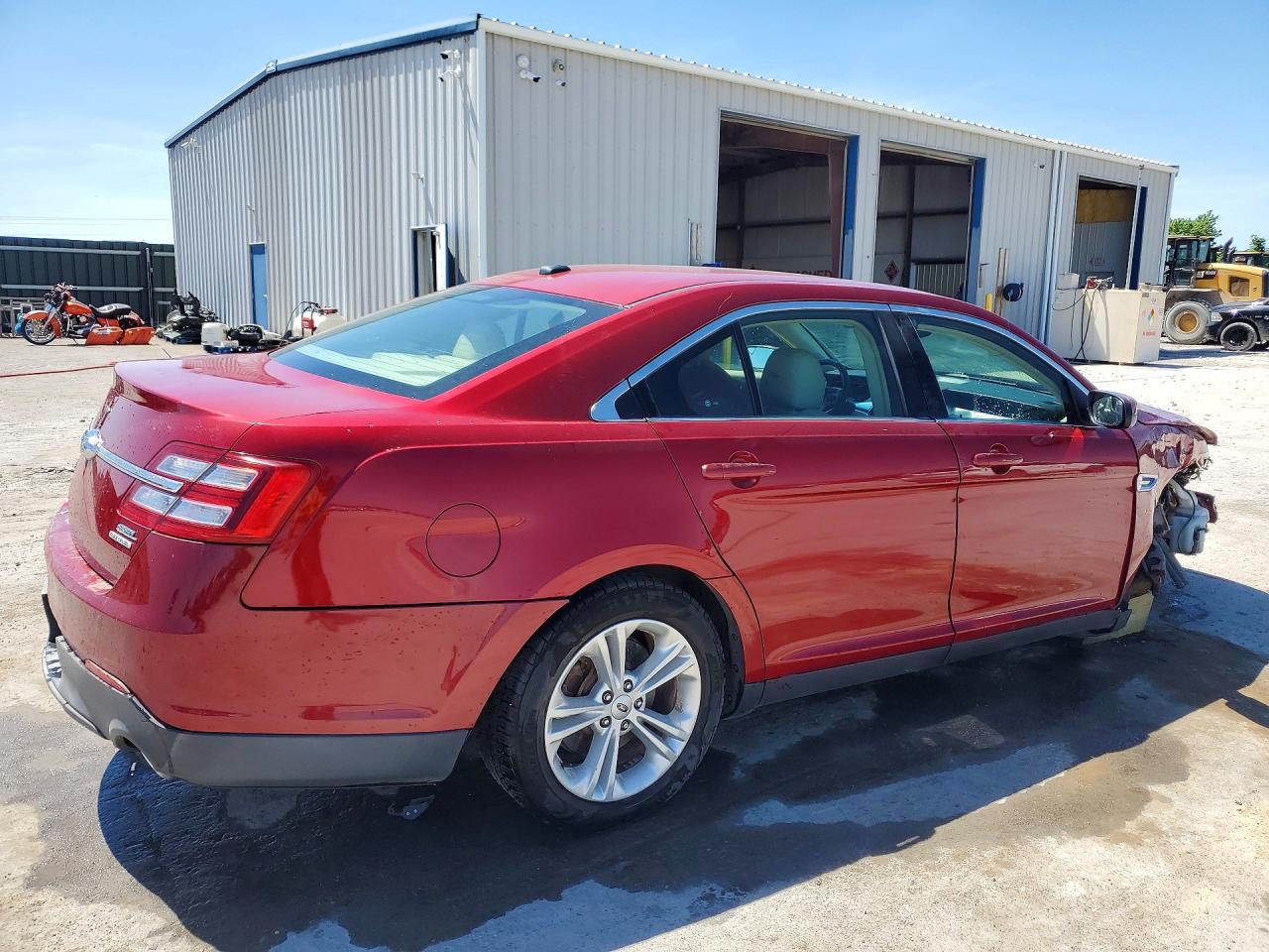 2014 Ford Taurus Red vin: 1FAHP2E84EG103869