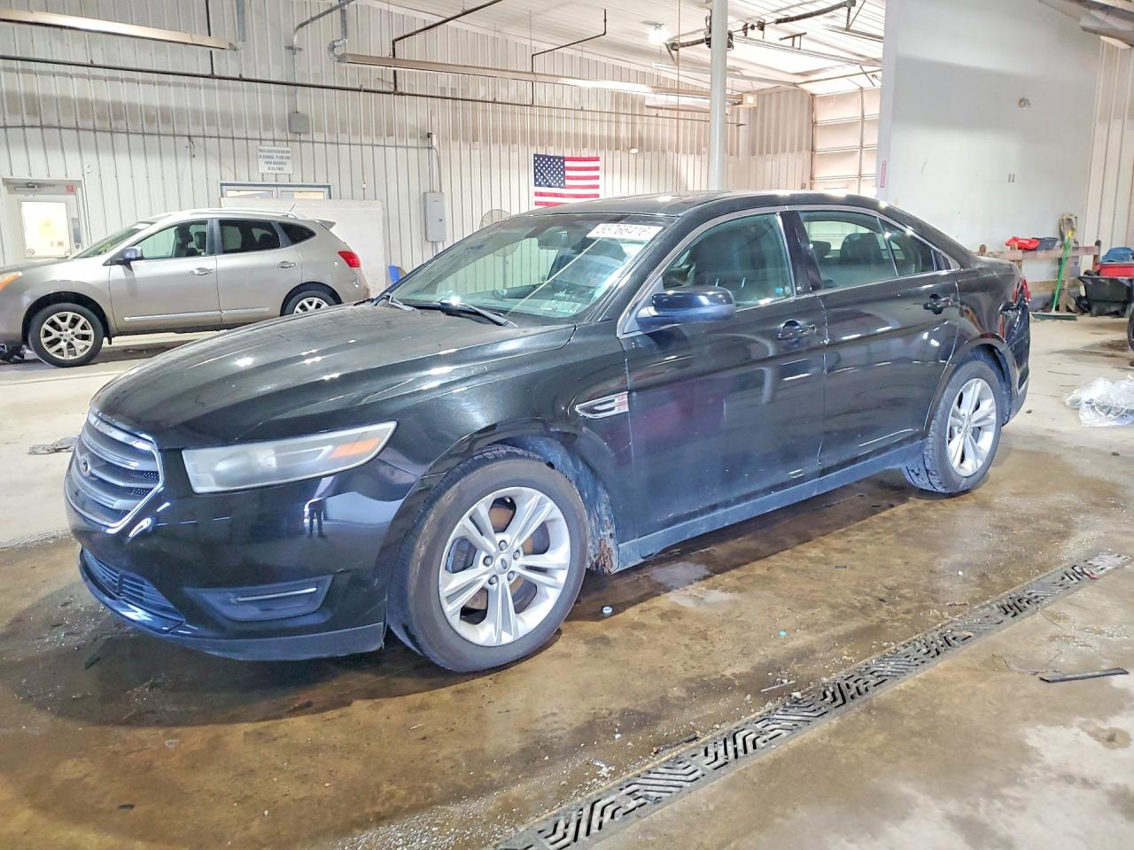 1FAHP2E85FG122075