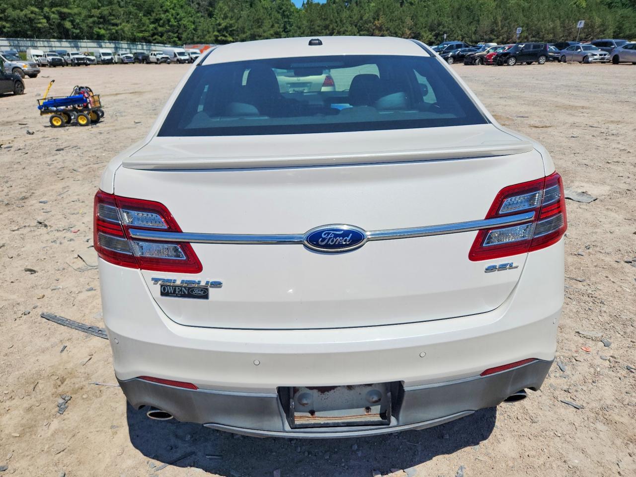 2013 Ford Taurus Sel Белый vin: 1FAHP2E86DG111227