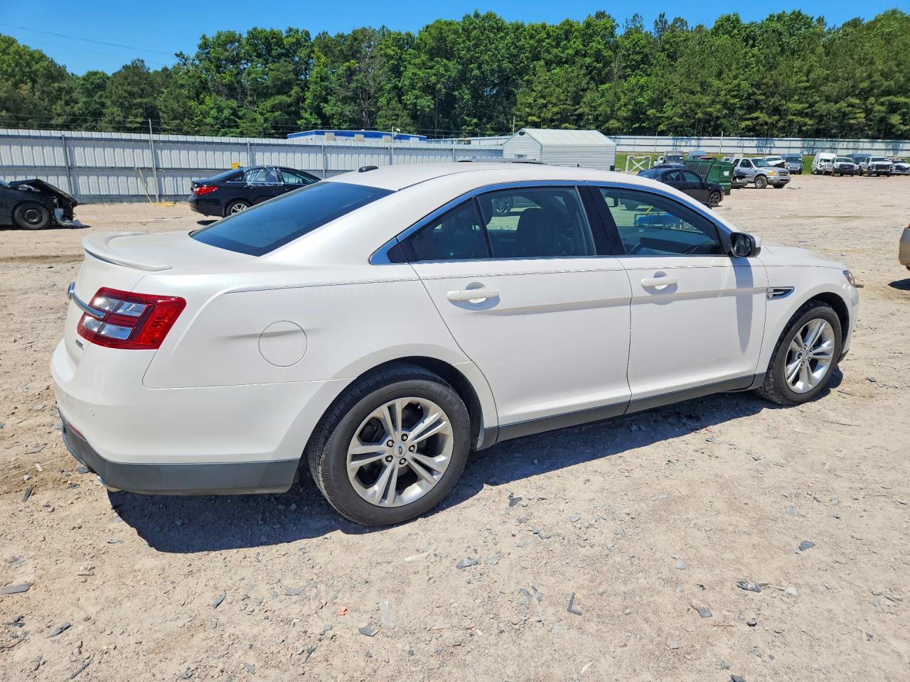 2013 Ford Taurus Sel Белый vin: 1FAHP2E86DG111227