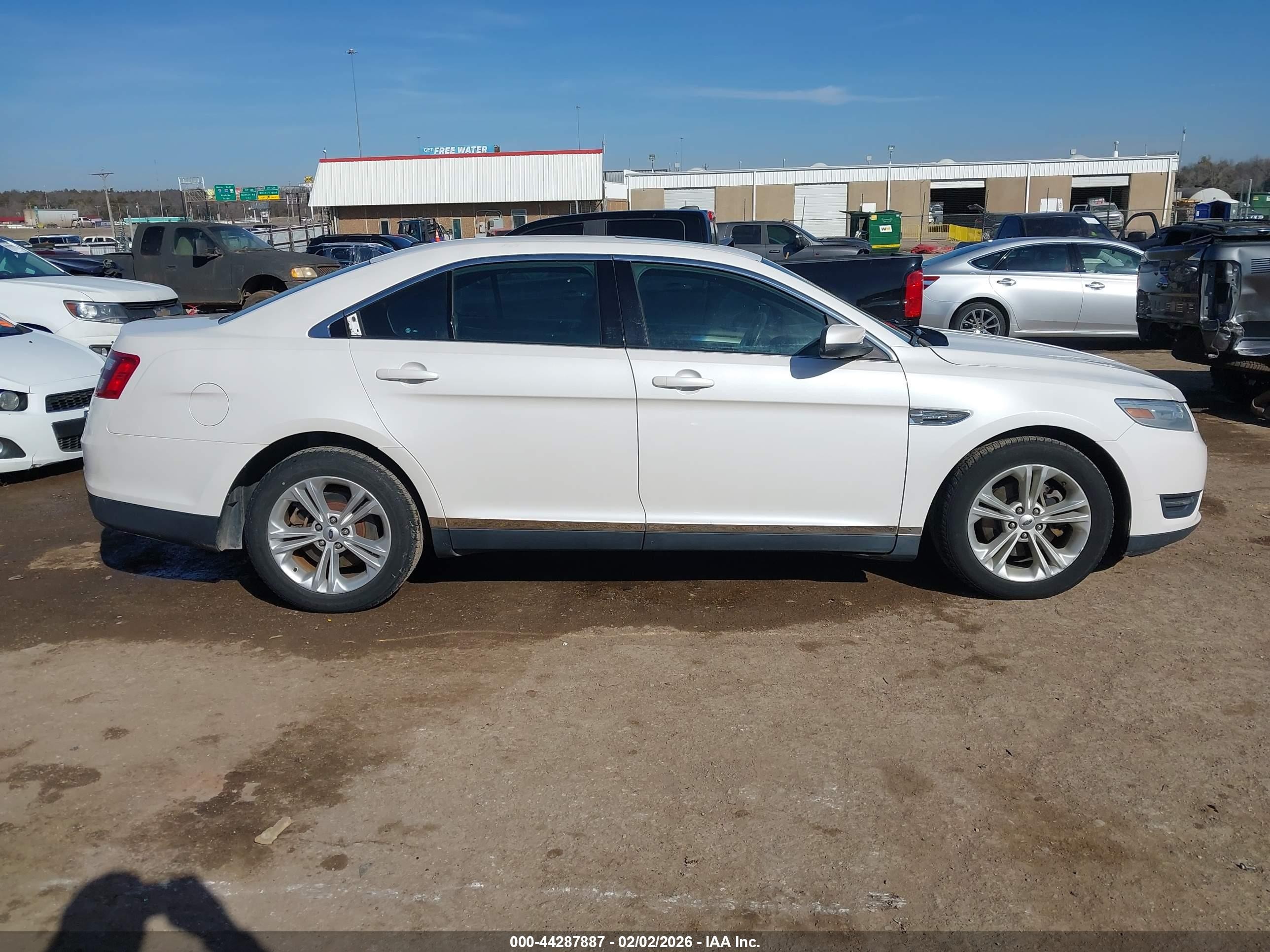 2013 Ford Taurus Sel White vin: 1FAHP2E86DG220545