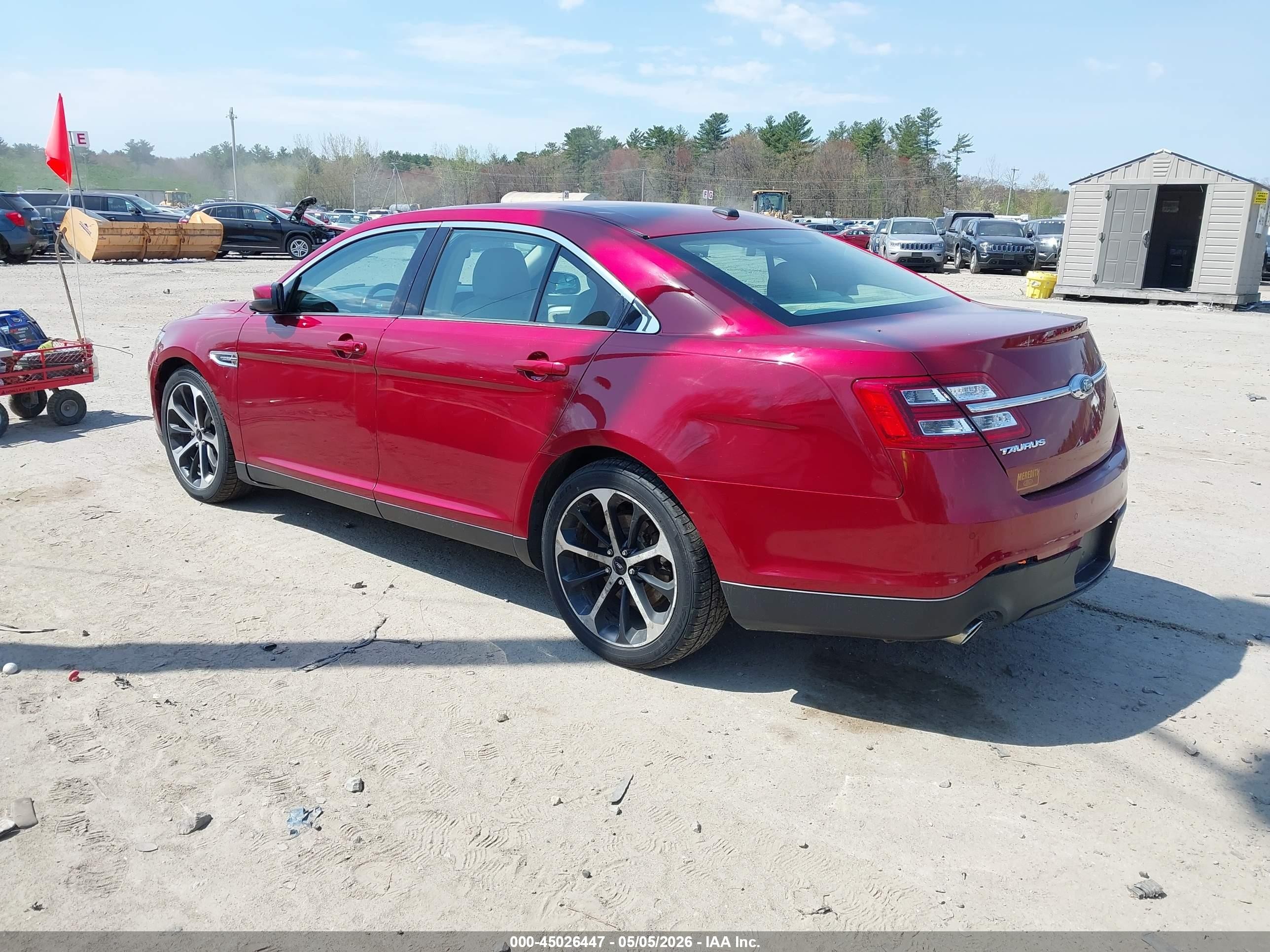2015 Ford Taurus Sel Red vin: 1FAHP2E86FG201934