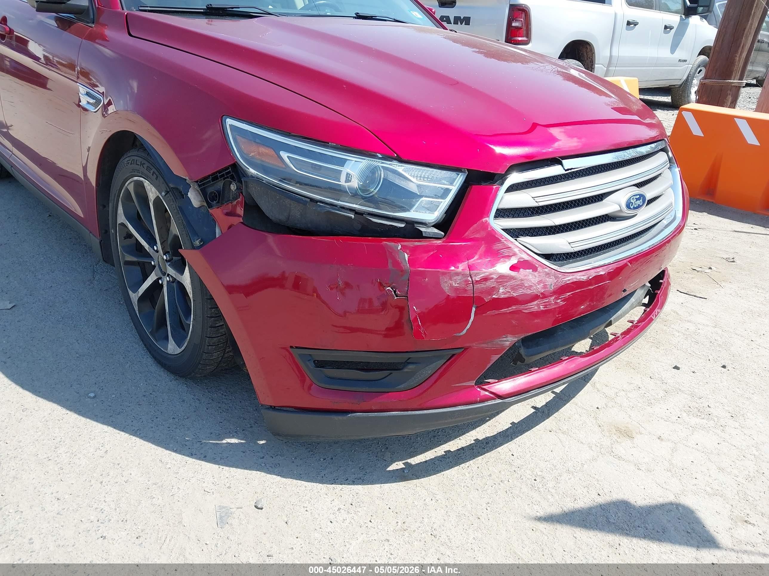 2015 Ford Taurus Sel Red vin: 1FAHP2E86FG201934