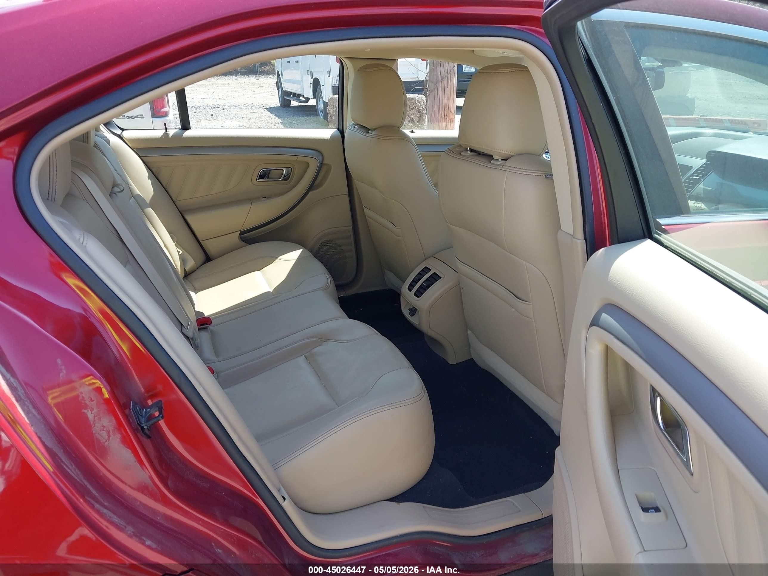 2015 Ford Taurus Sel Red vin: 1FAHP2E86FG201934
