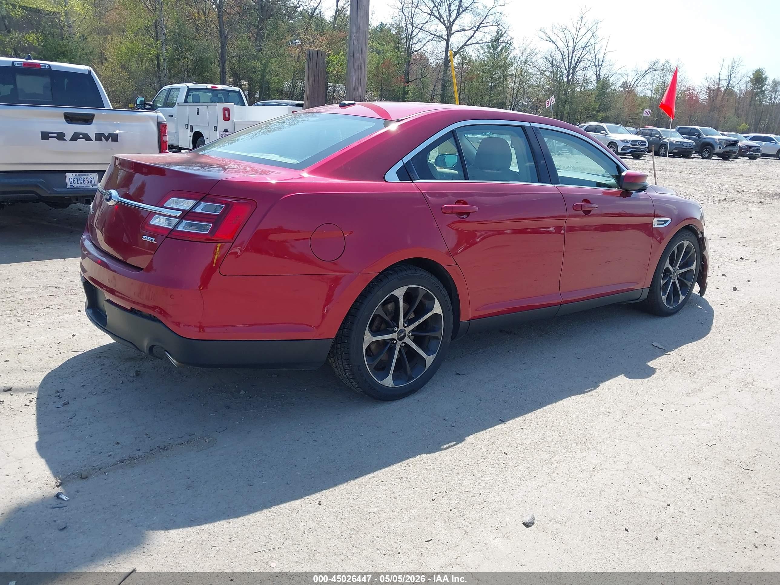 2015 Ford Taurus Sel Red vin: 1FAHP2E86FG201934