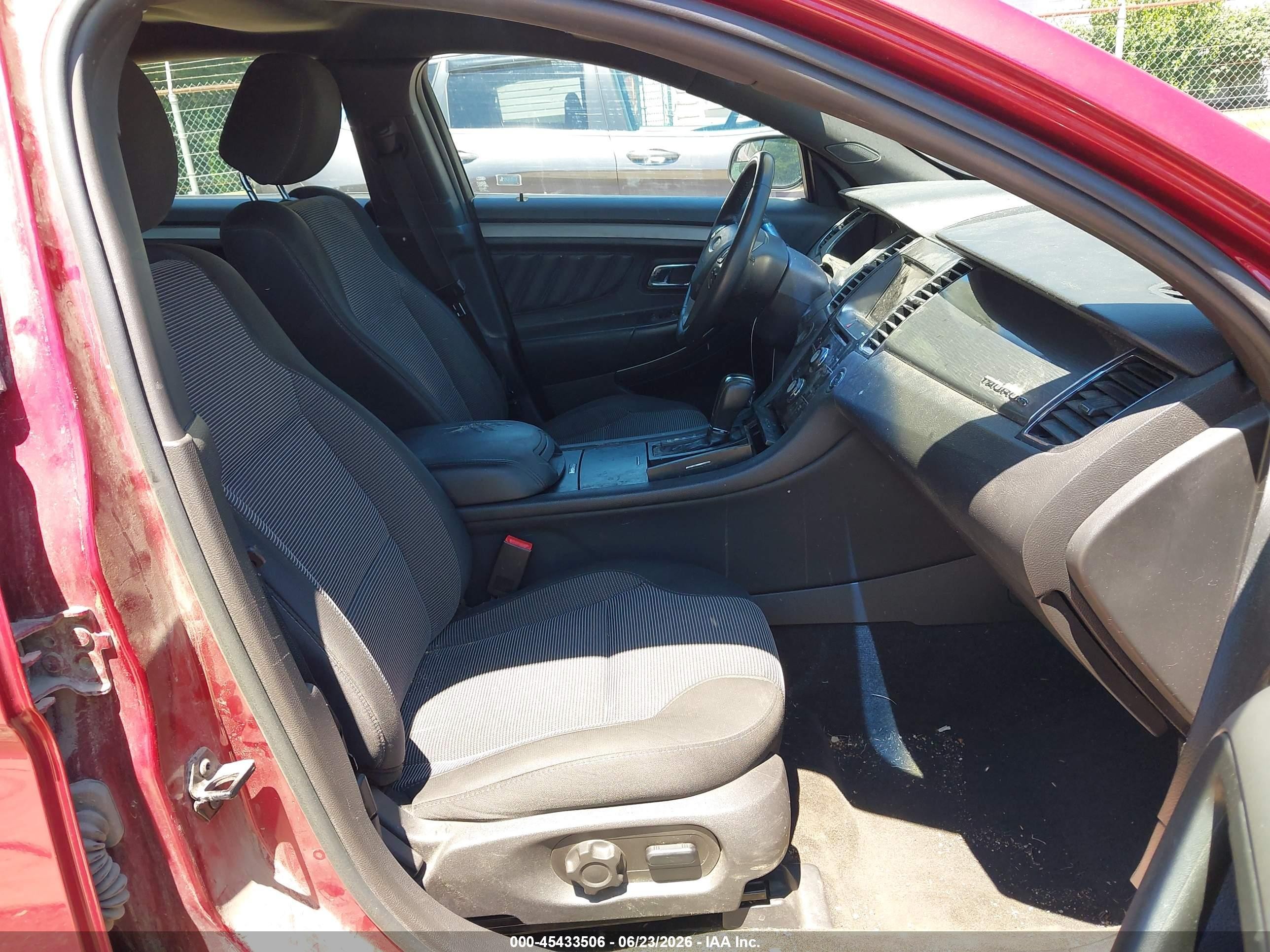 2013 Ford Taurus Sel Red vin: 1FAHP2E87DG176801