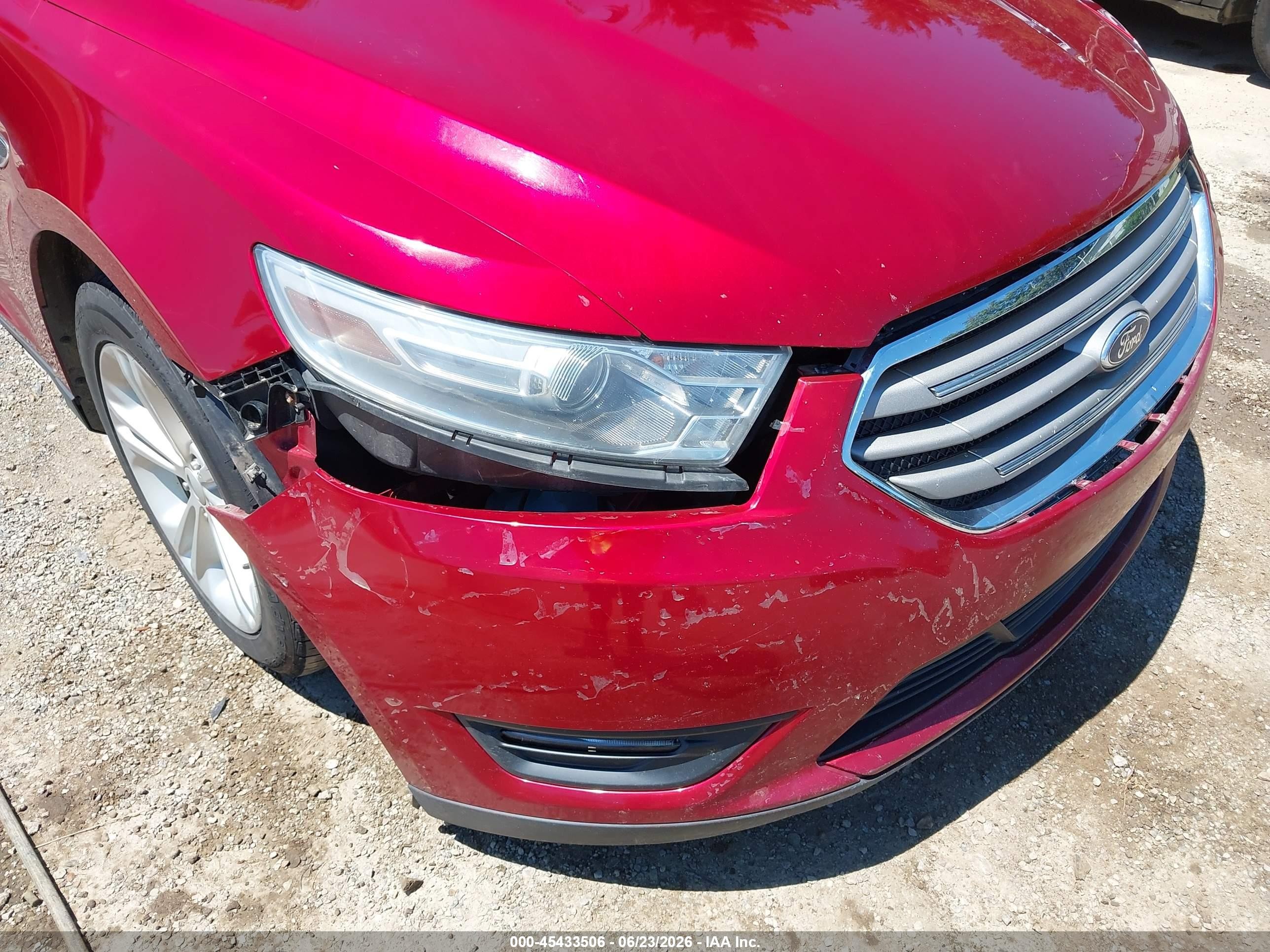 2013 Ford Taurus Sel Red vin: 1FAHP2E87DG176801