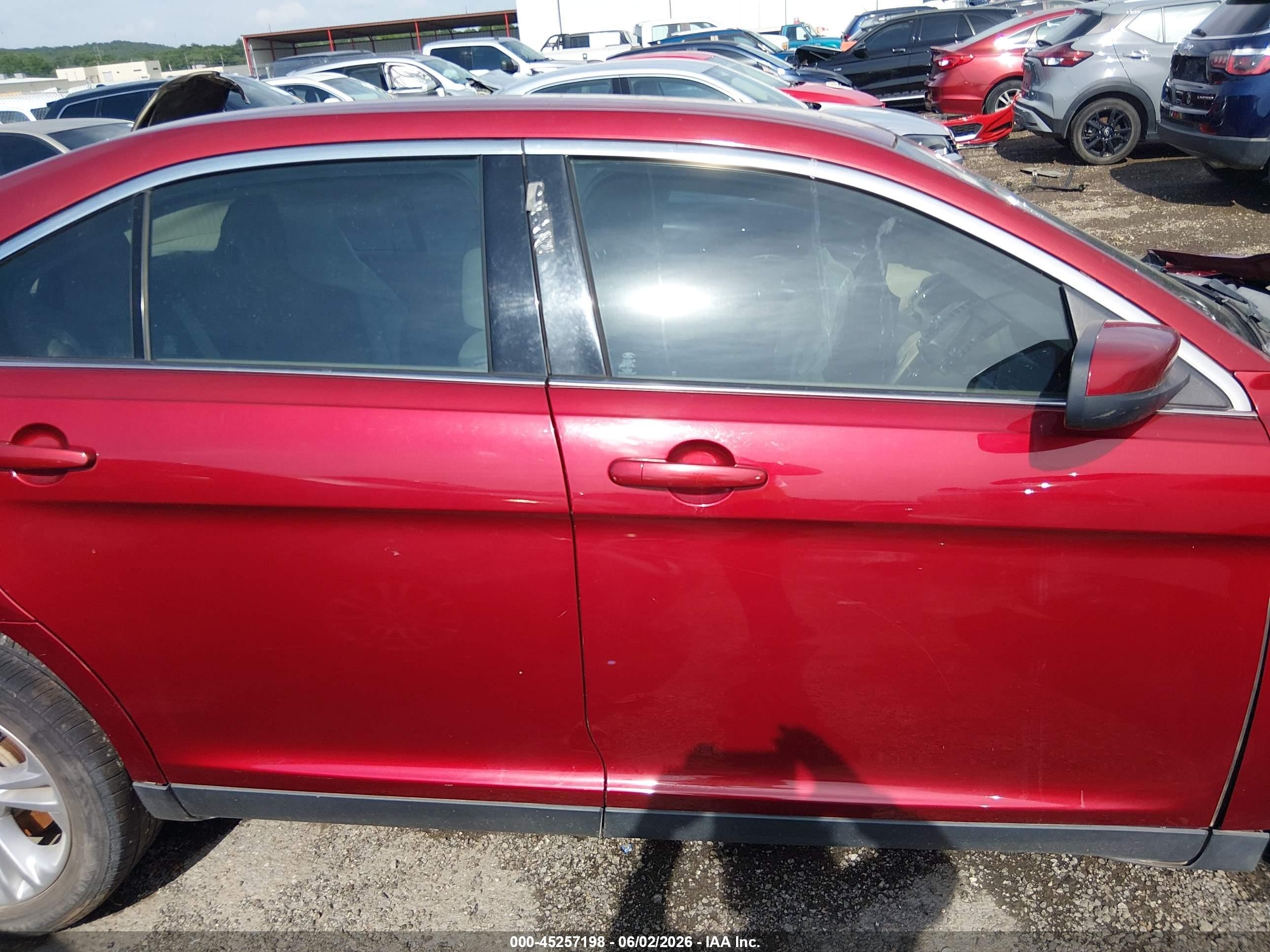 2013 Ford Taurus Sel Red vin: 1FAHP2E87DG221087