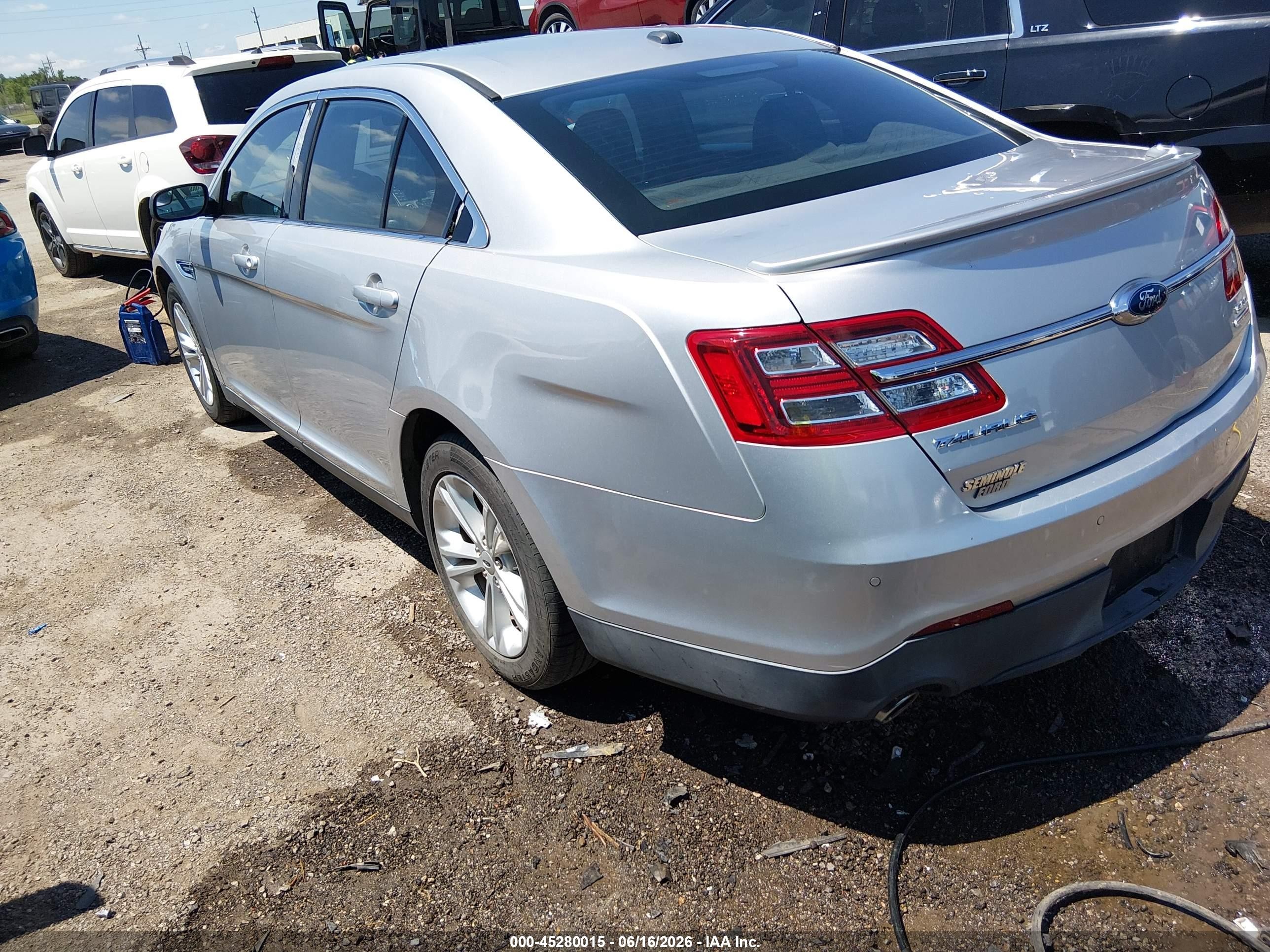 2015 Ford Taurus Sel Silver vin: 1FAHP2E87FG181757