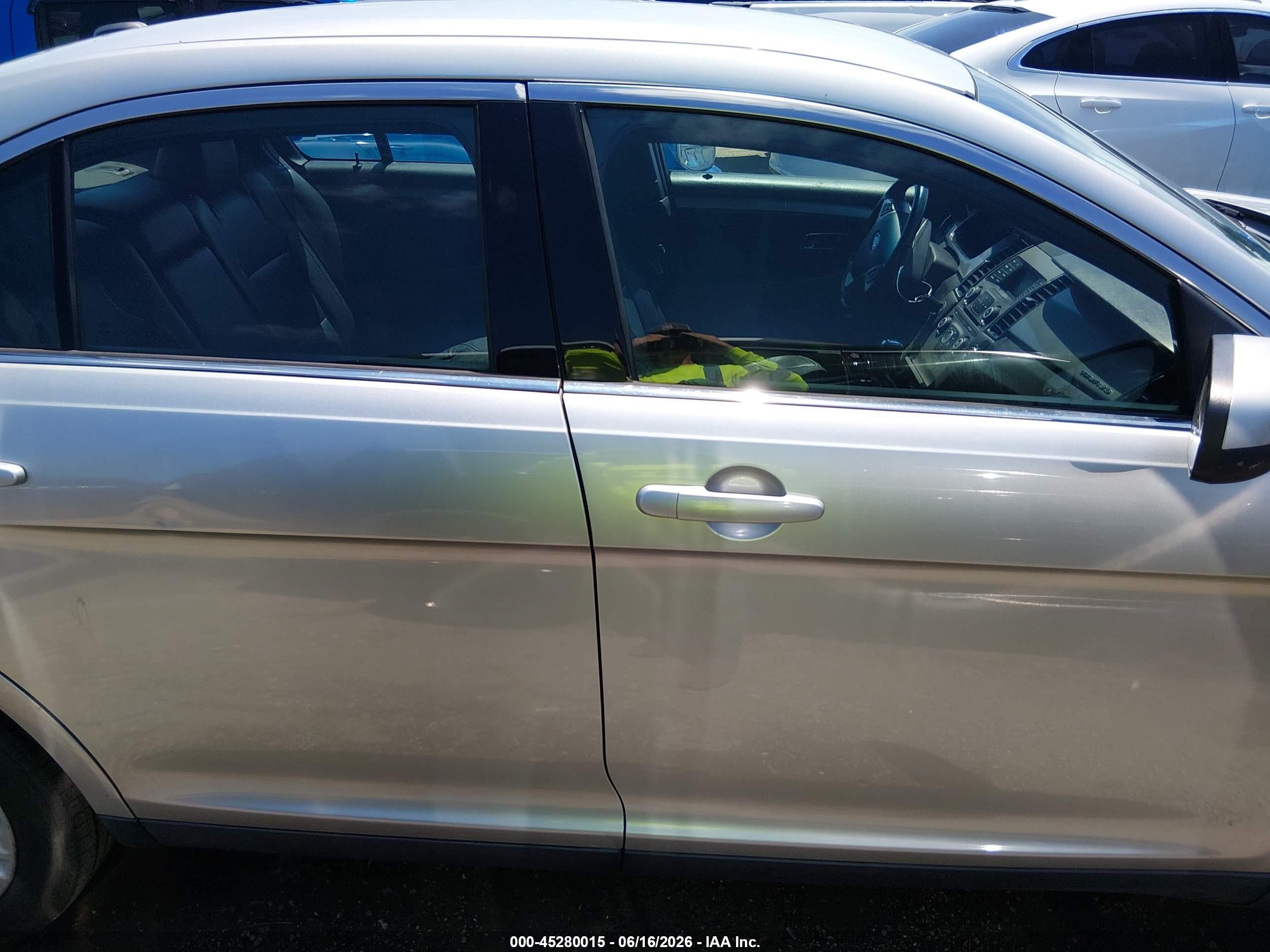2015 Ford Taurus Sel Silver vin: 1FAHP2E87FG181757