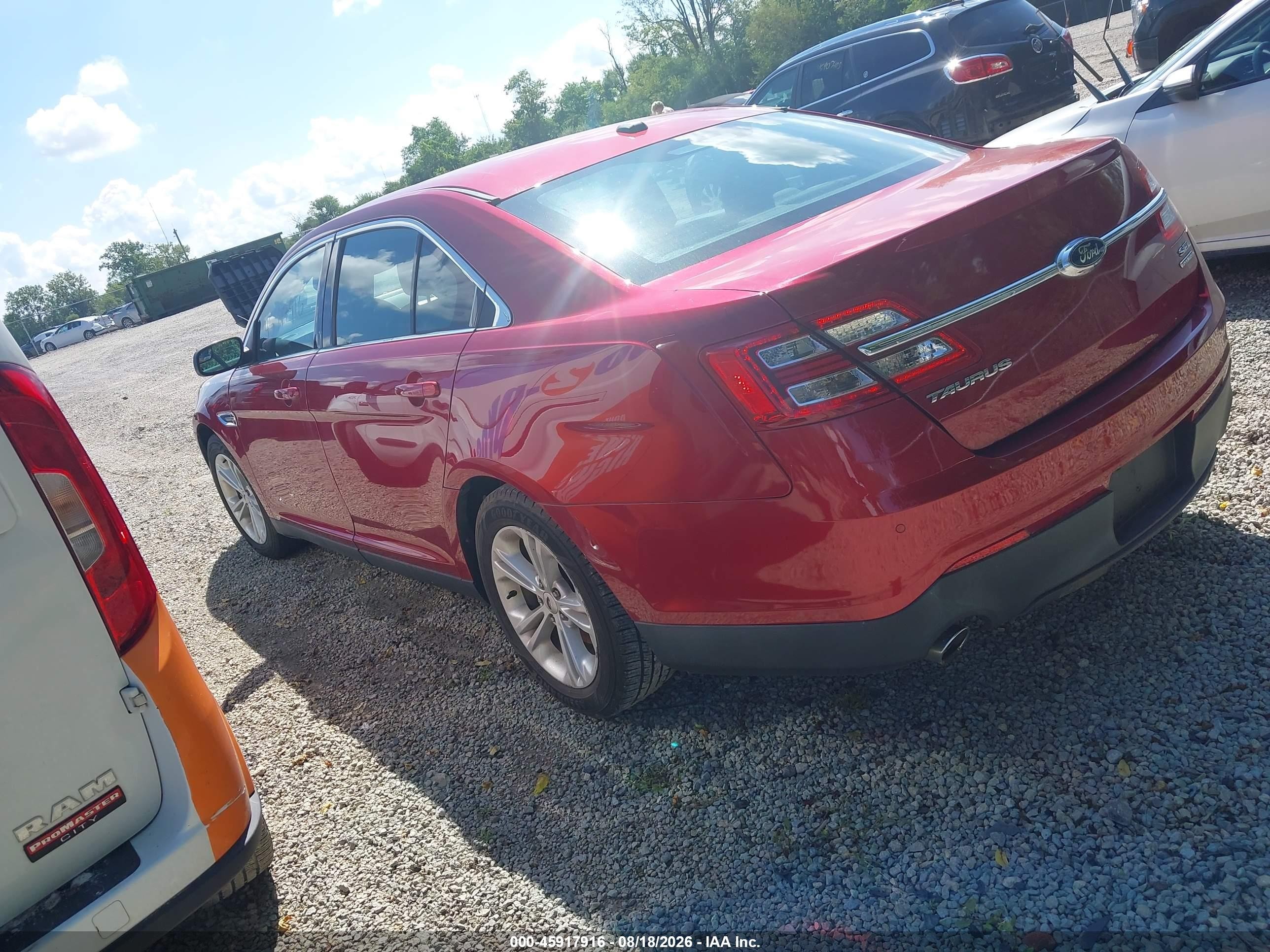 2015 Ford Taurus Sel Красный vin: 1FAHP2E87FG206804
