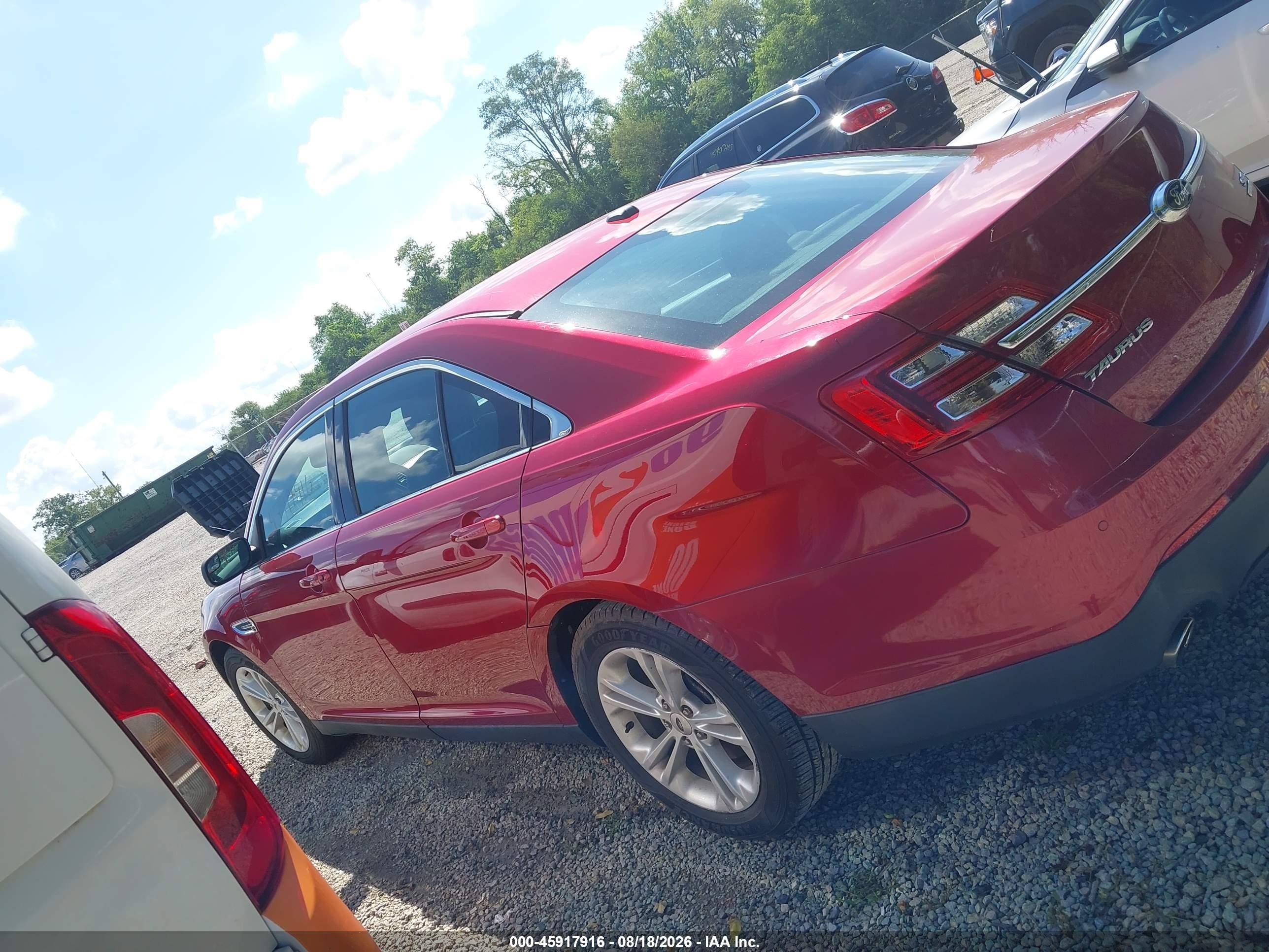 2015 Ford Taurus Sel Красный vin: 1FAHP2E87FG206804