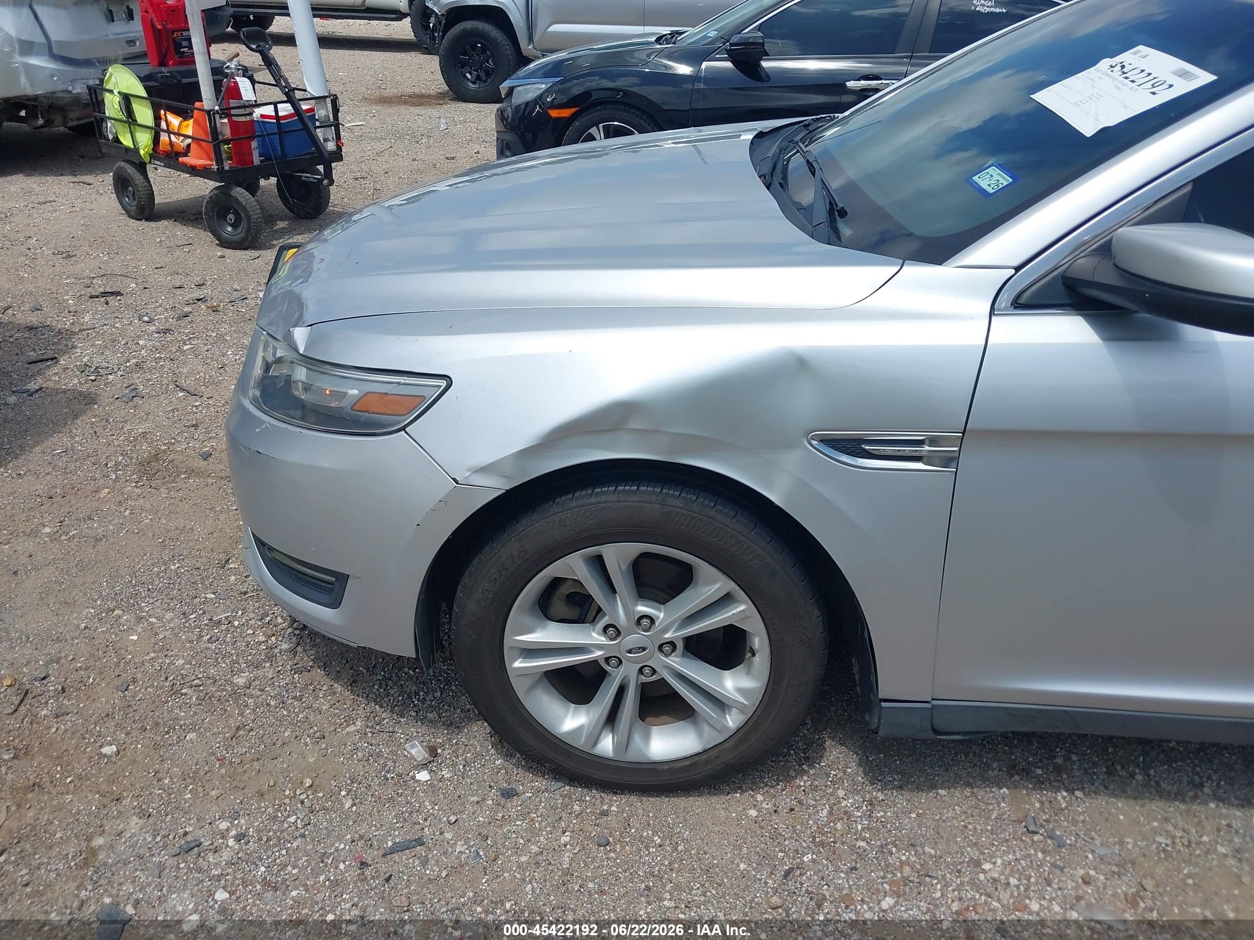 2013 Ford Taurus Sel Silver vin: 1FAHP2E88DG105364