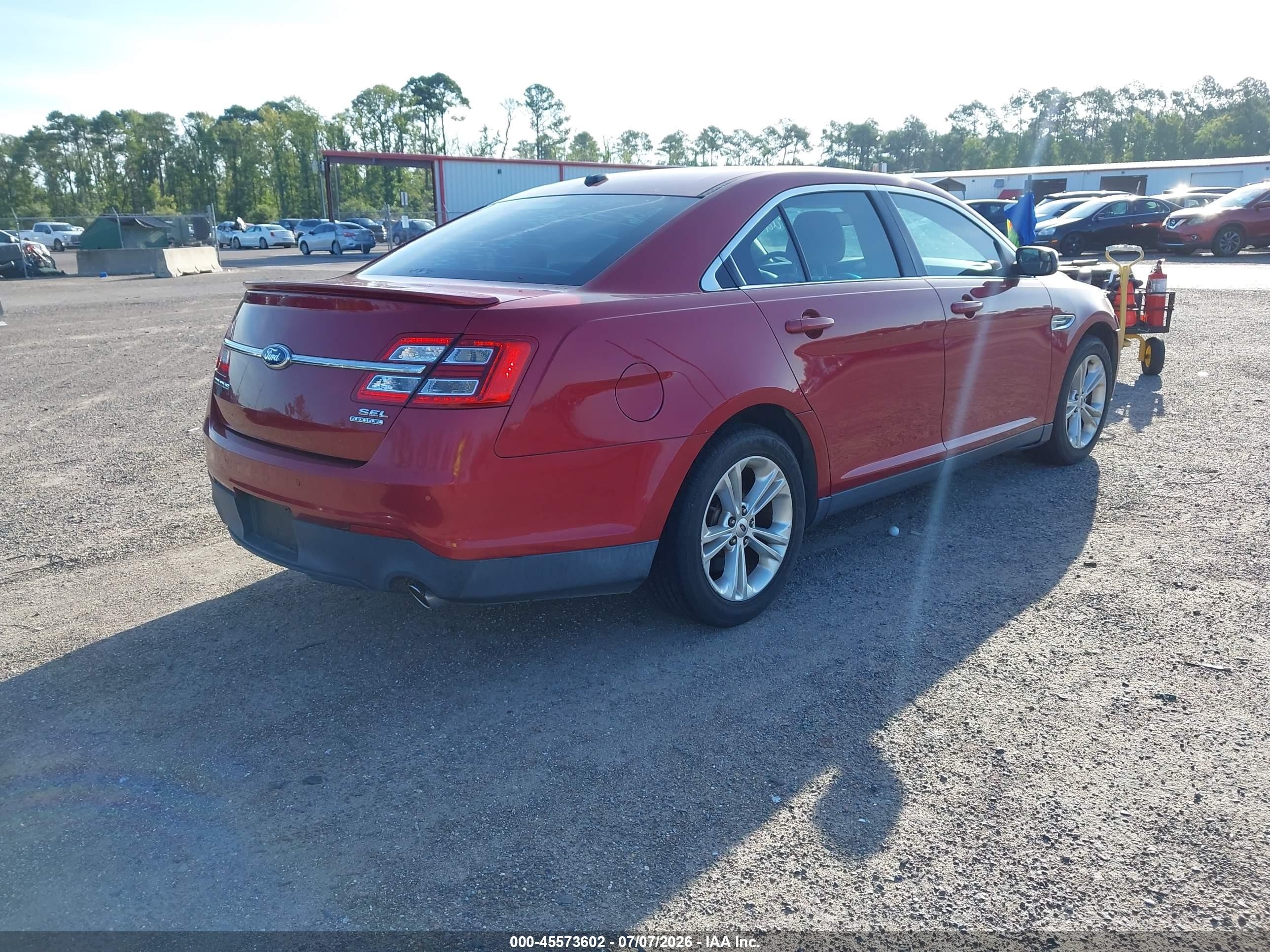 2013 Ford Taurus Sel Red vin: 1FAHP2E88DG159053