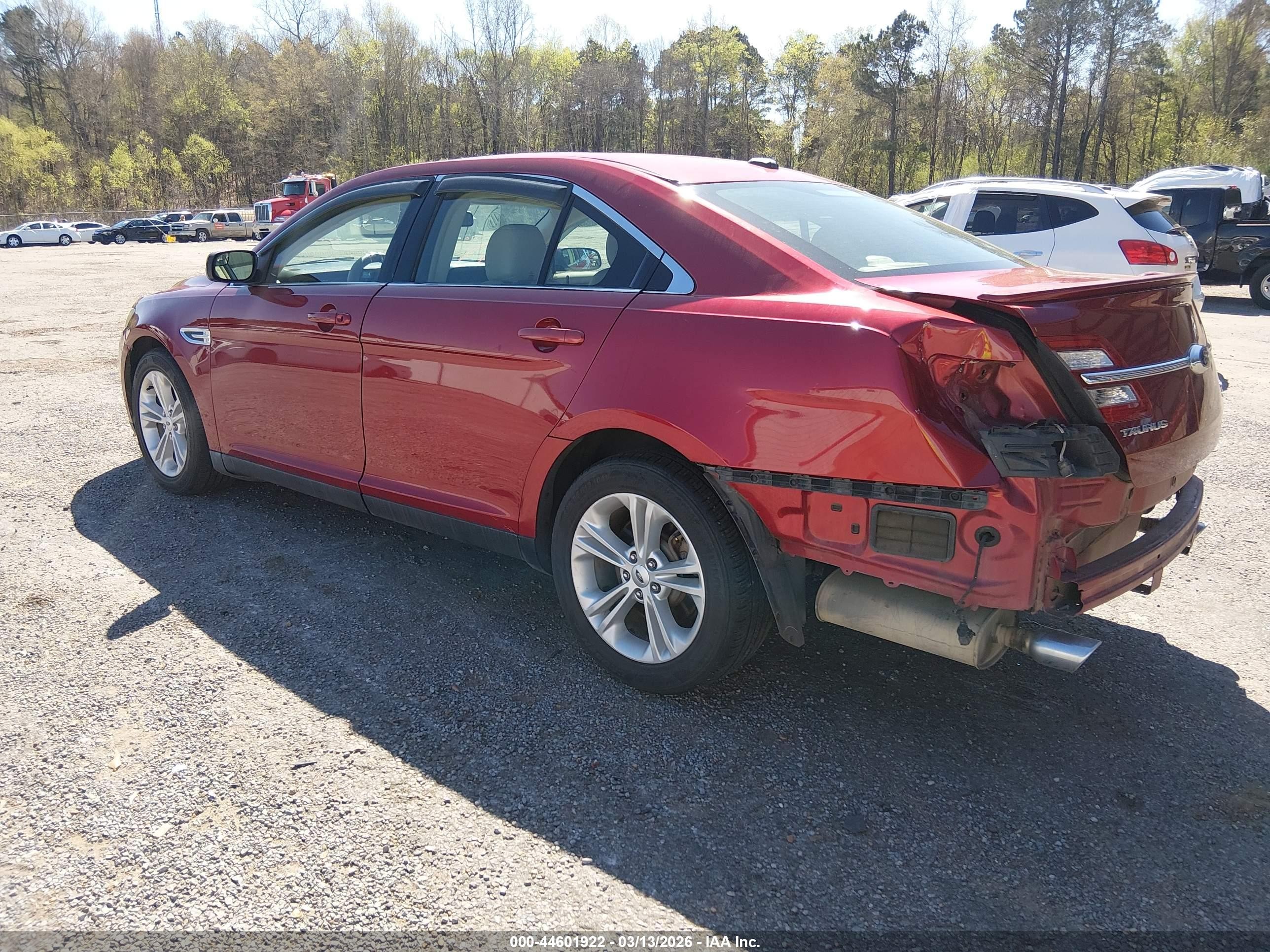 2015 Ford Taurus Sel Red vin: 1FAHP2E88FG167415