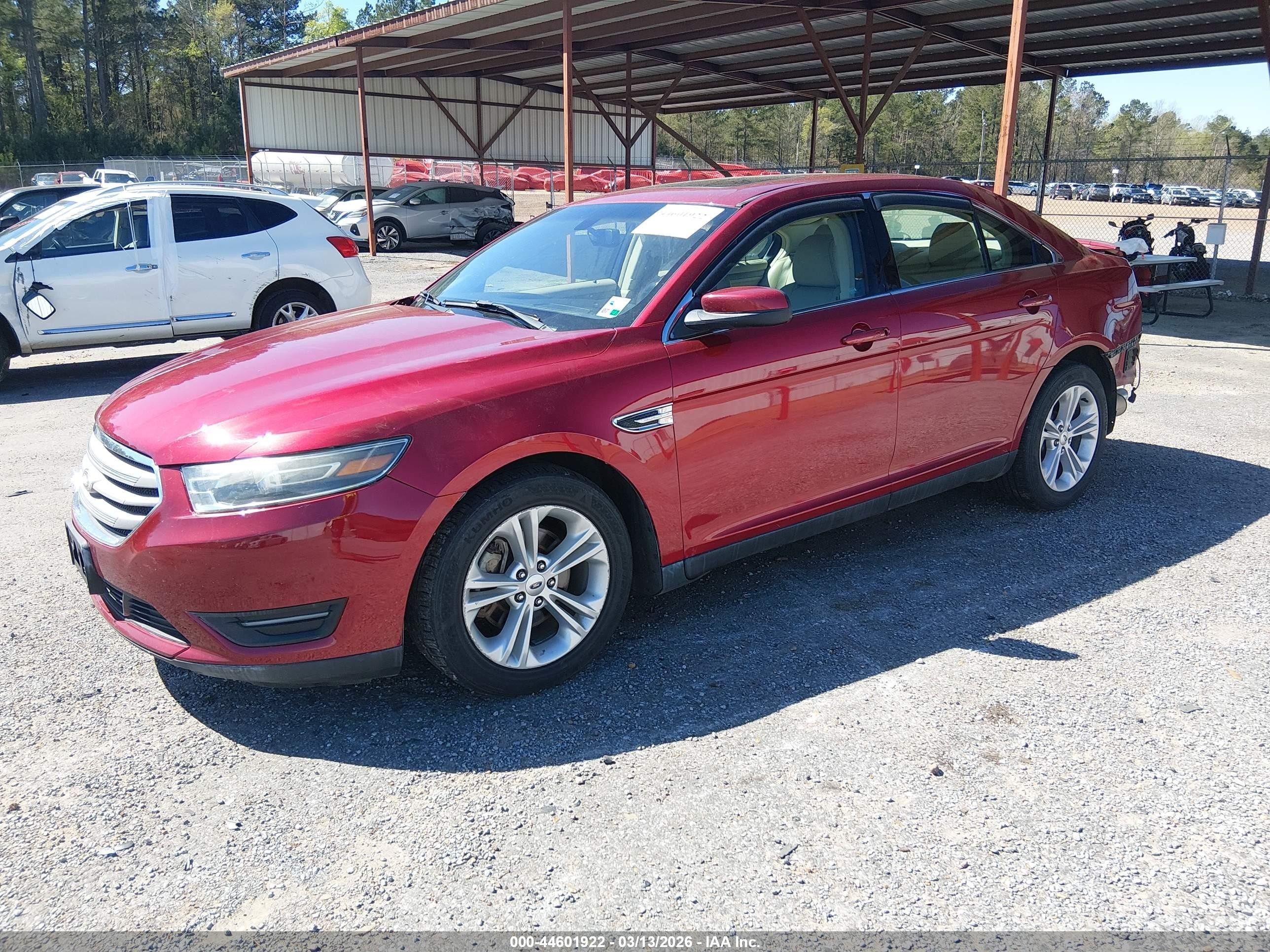 2015 Ford Taurus Sel Red vin: 1FAHP2E88FG167415
