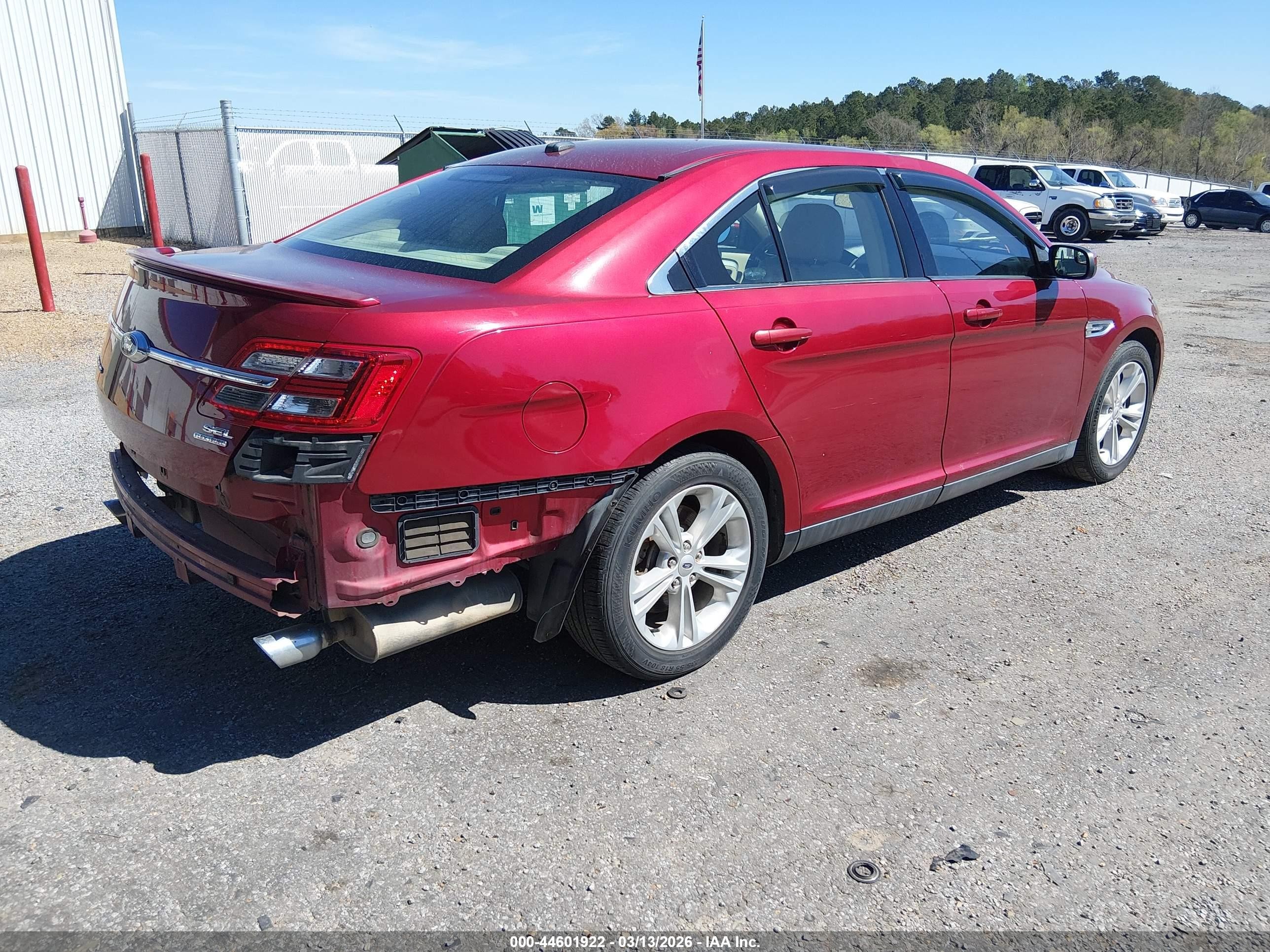 2015 Ford Taurus Sel Red vin: 1FAHP2E88FG167415
