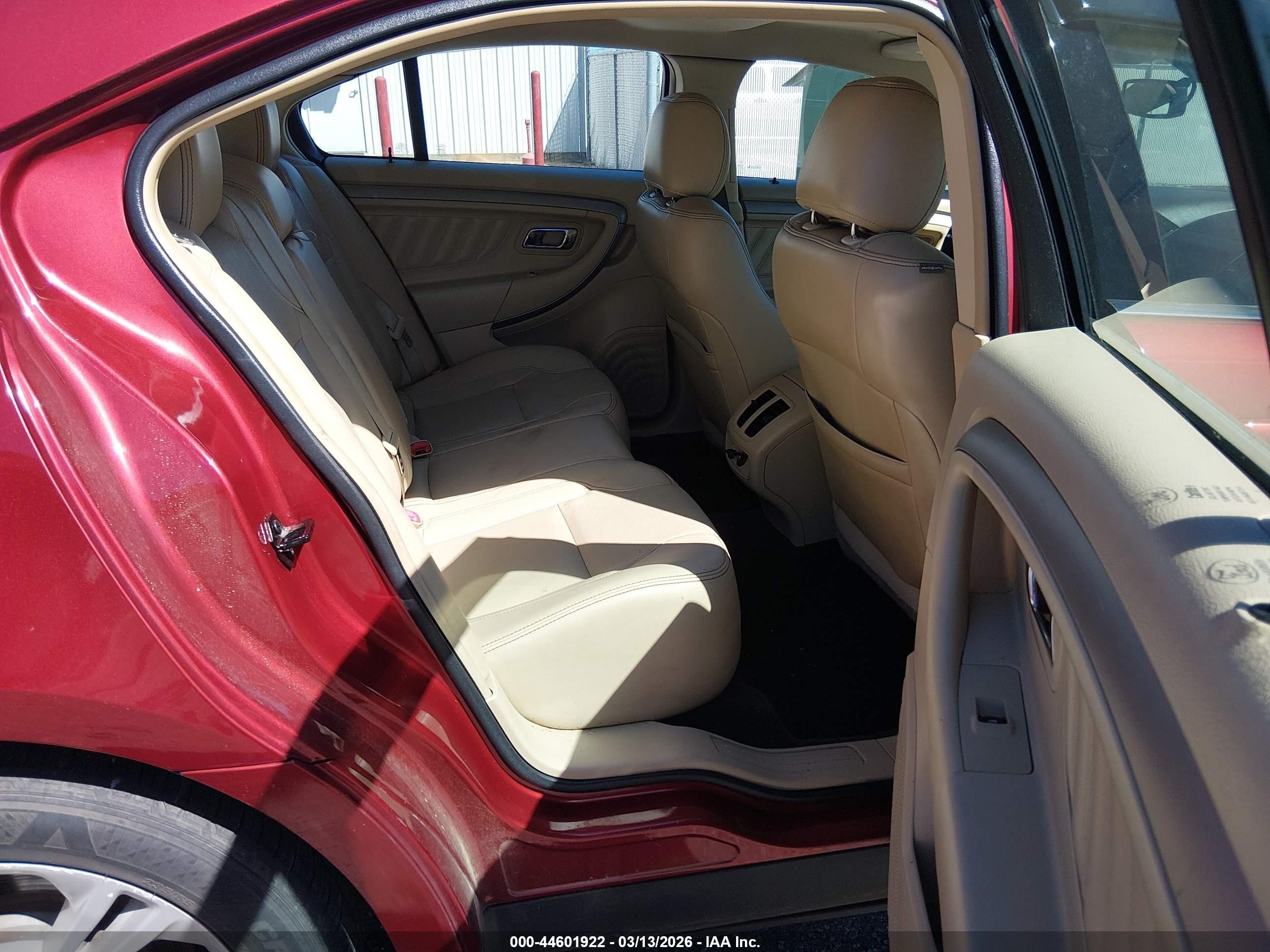 2015 Ford Taurus Sel Red vin: 1FAHP2E88FG167415