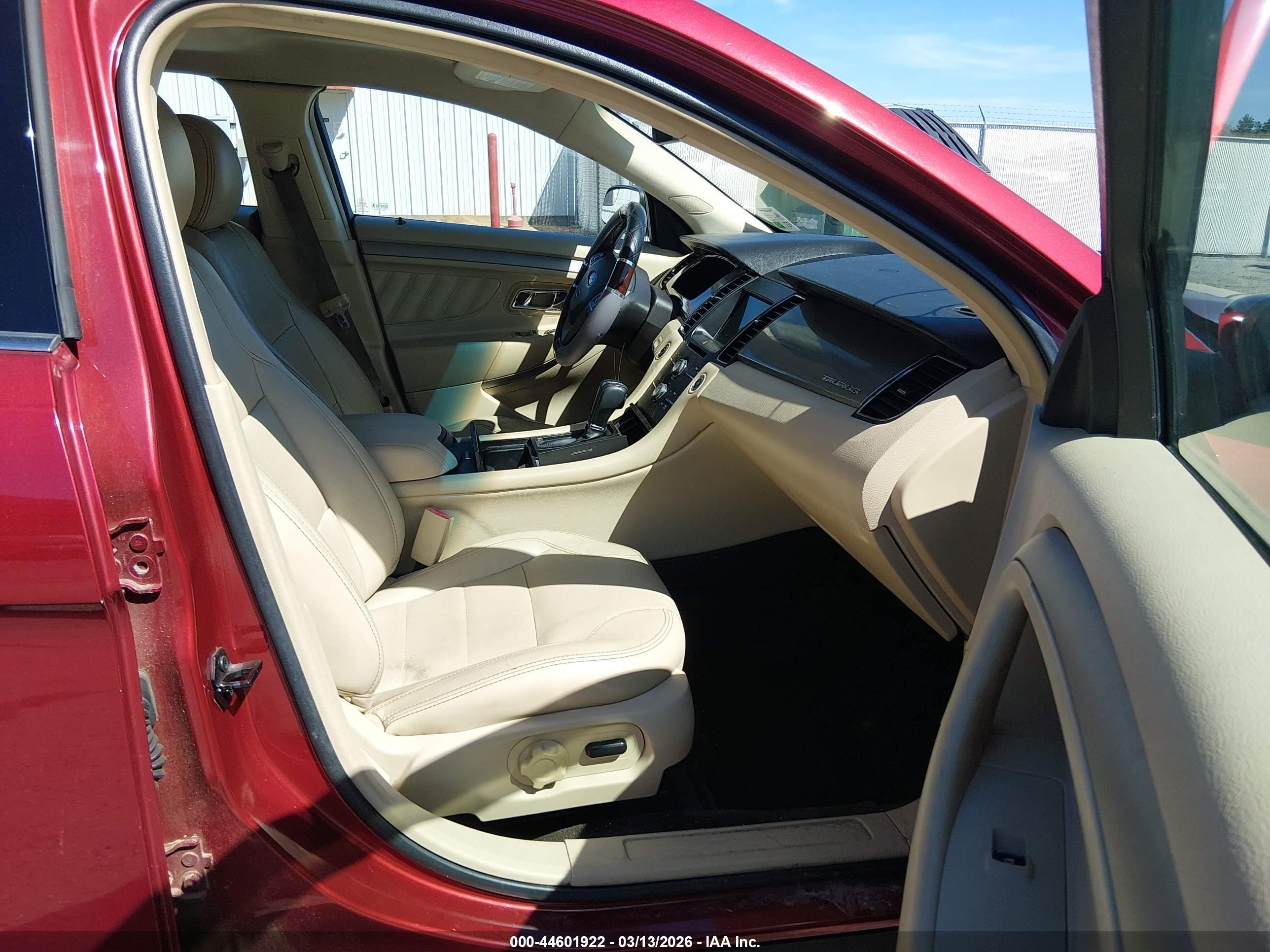 2015 Ford Taurus Sel Red vin: 1FAHP2E88FG167415