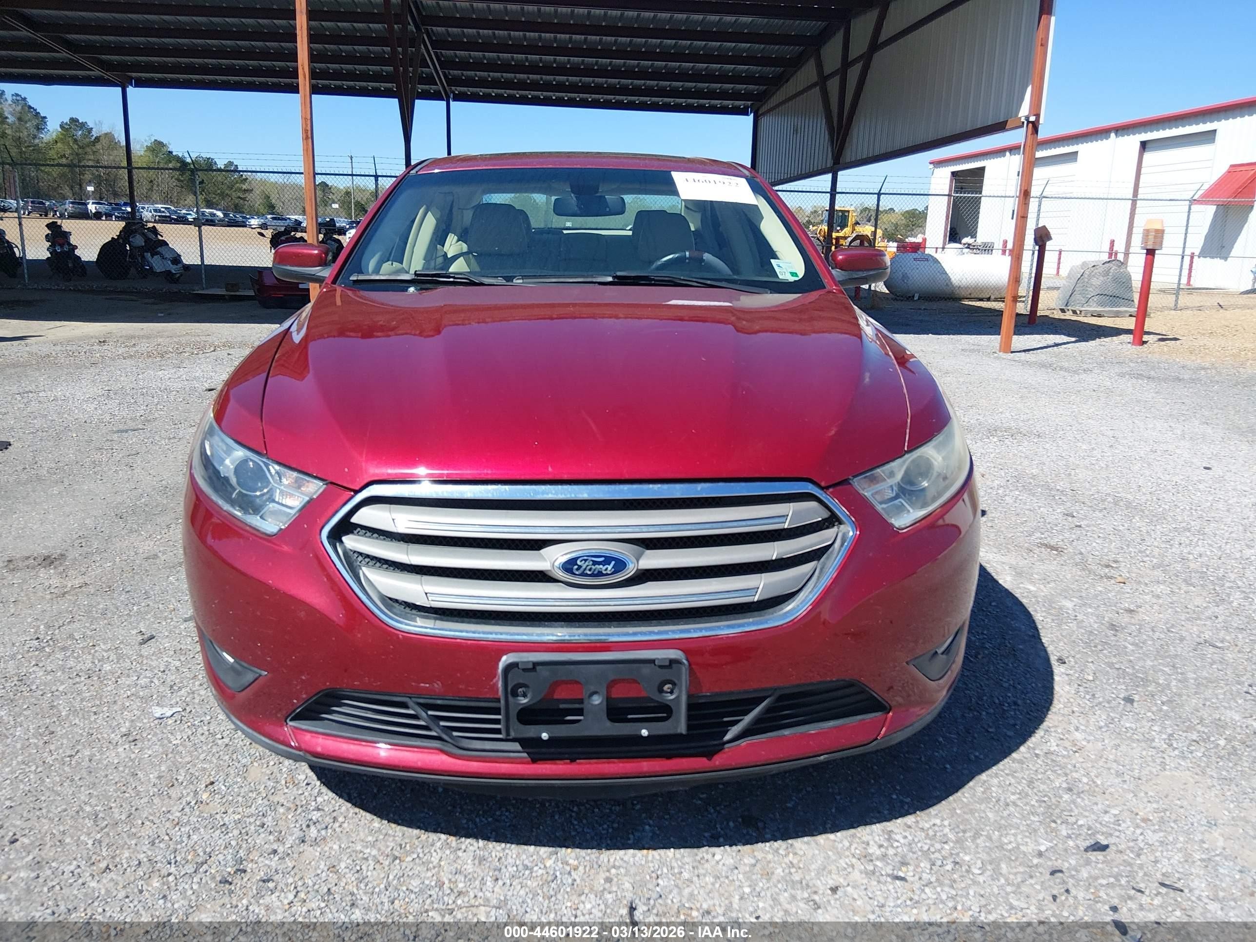 2015 Ford Taurus Sel Red vin: 1FAHP2E88FG167415
