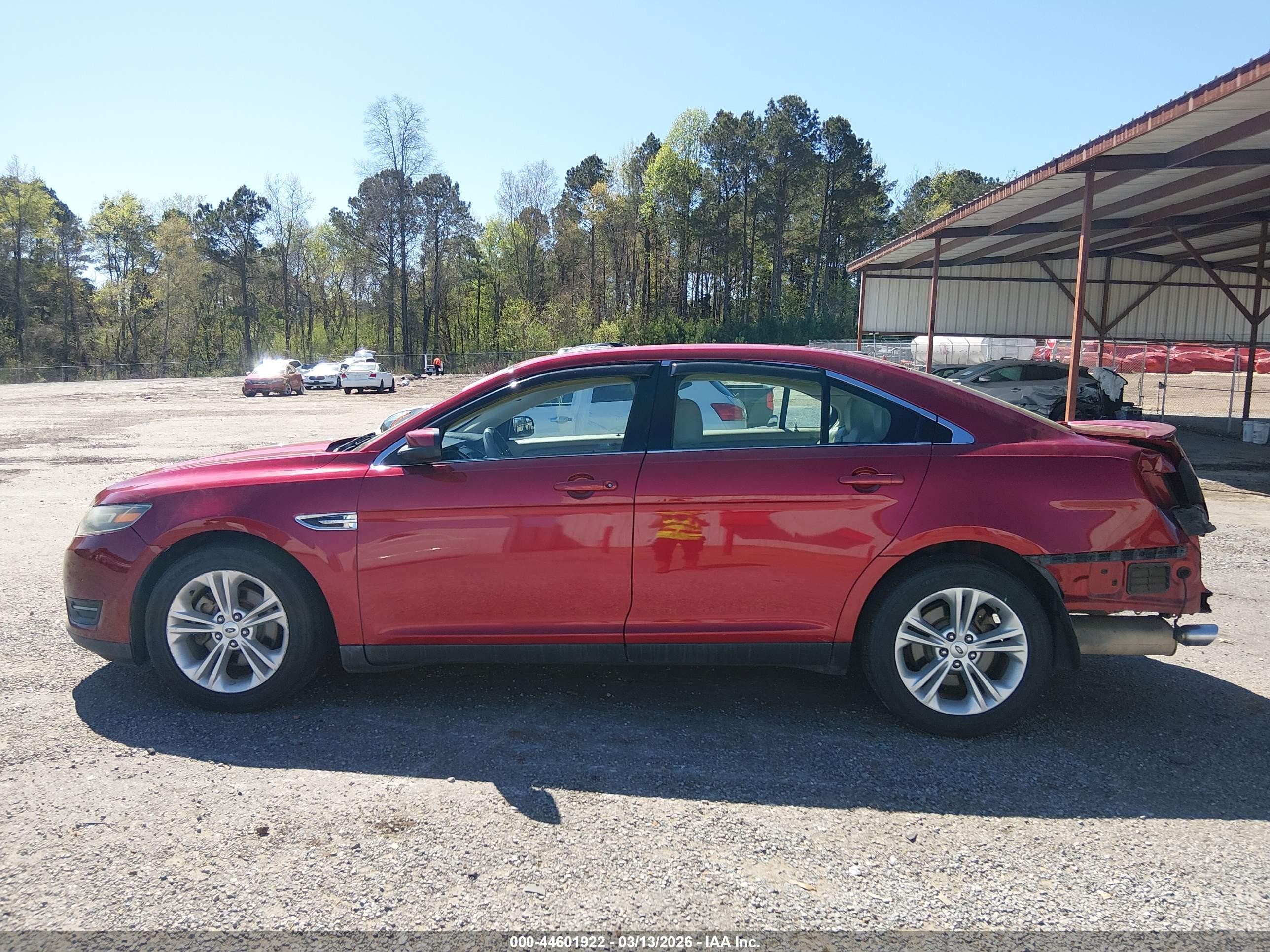 2015 Ford Taurus Sel Red vin: 1FAHP2E88FG167415