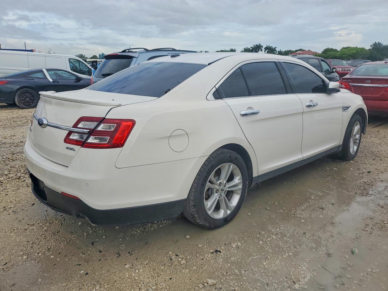 2015 Ford Taurus Sel White vin: 1FAHP2E89FG182361