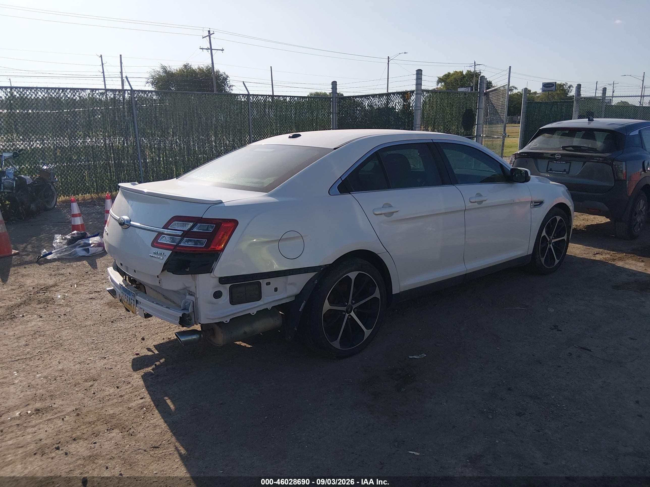 2015 Ford Taurus Sel White vin: 1FAHP2E89FG209056