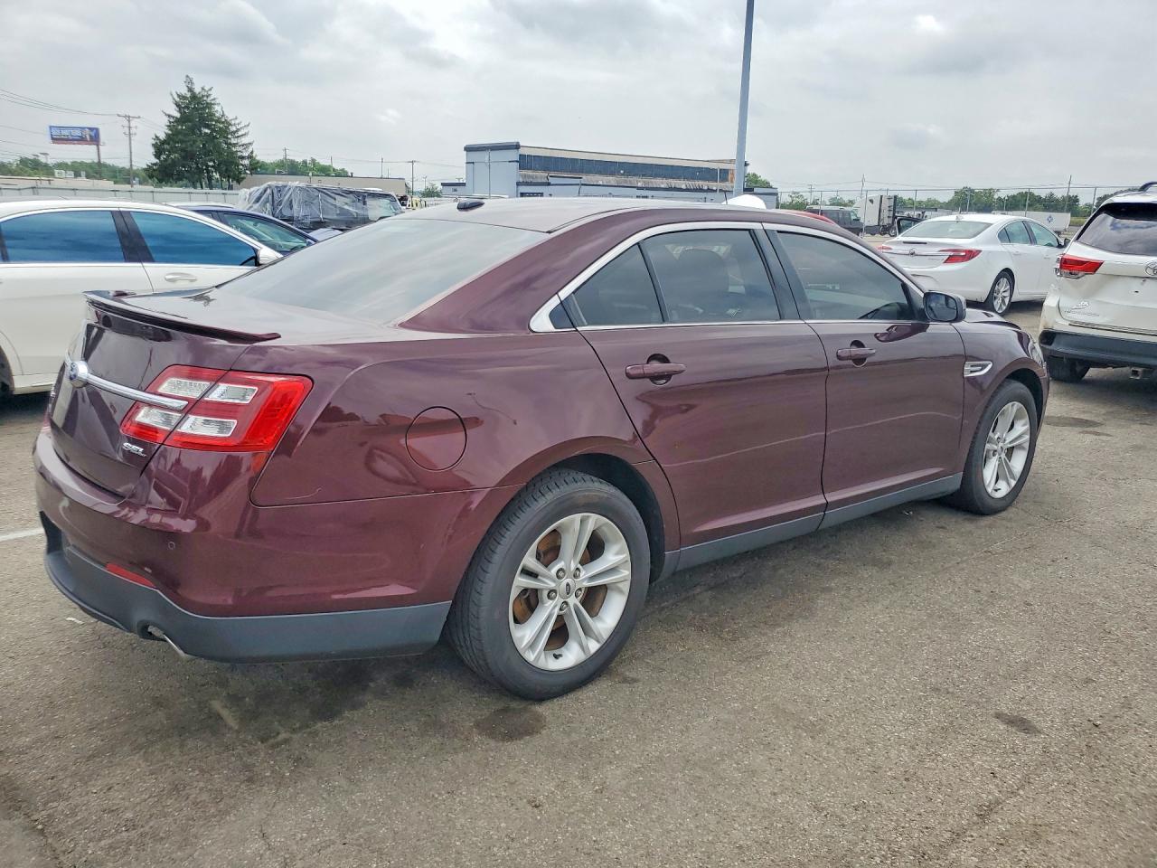 2018 Ford Taurus Sel Темно-бордовый vin: 1FAHP2E89JG135601