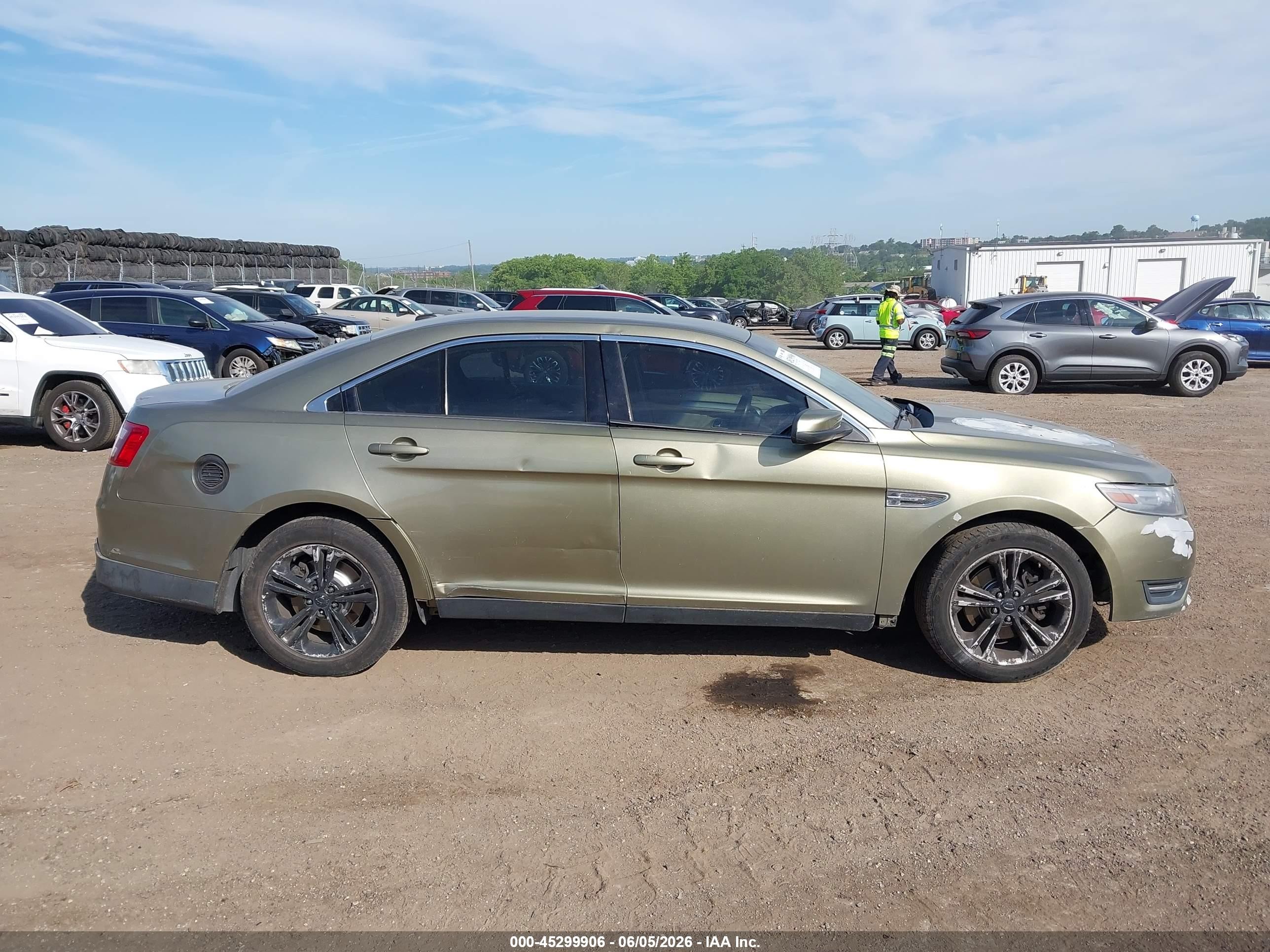 2013 Ford Taurus Sel Green vin: 1FAHP2E8XDG102644
